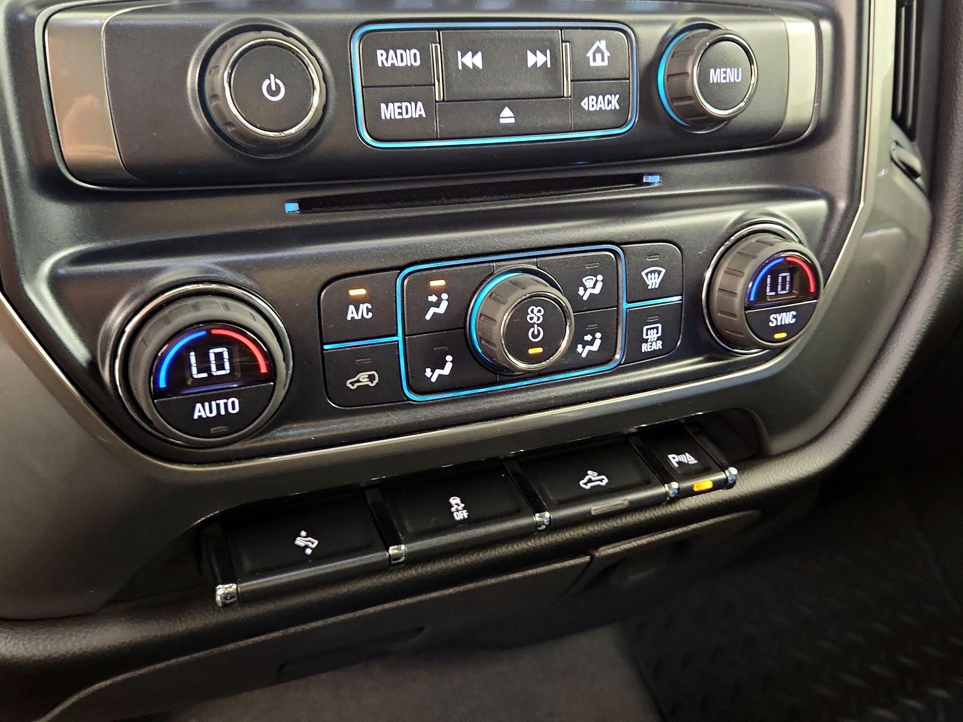 Thumbnail: 2018 Chevrolet Silverado 1500 - 14