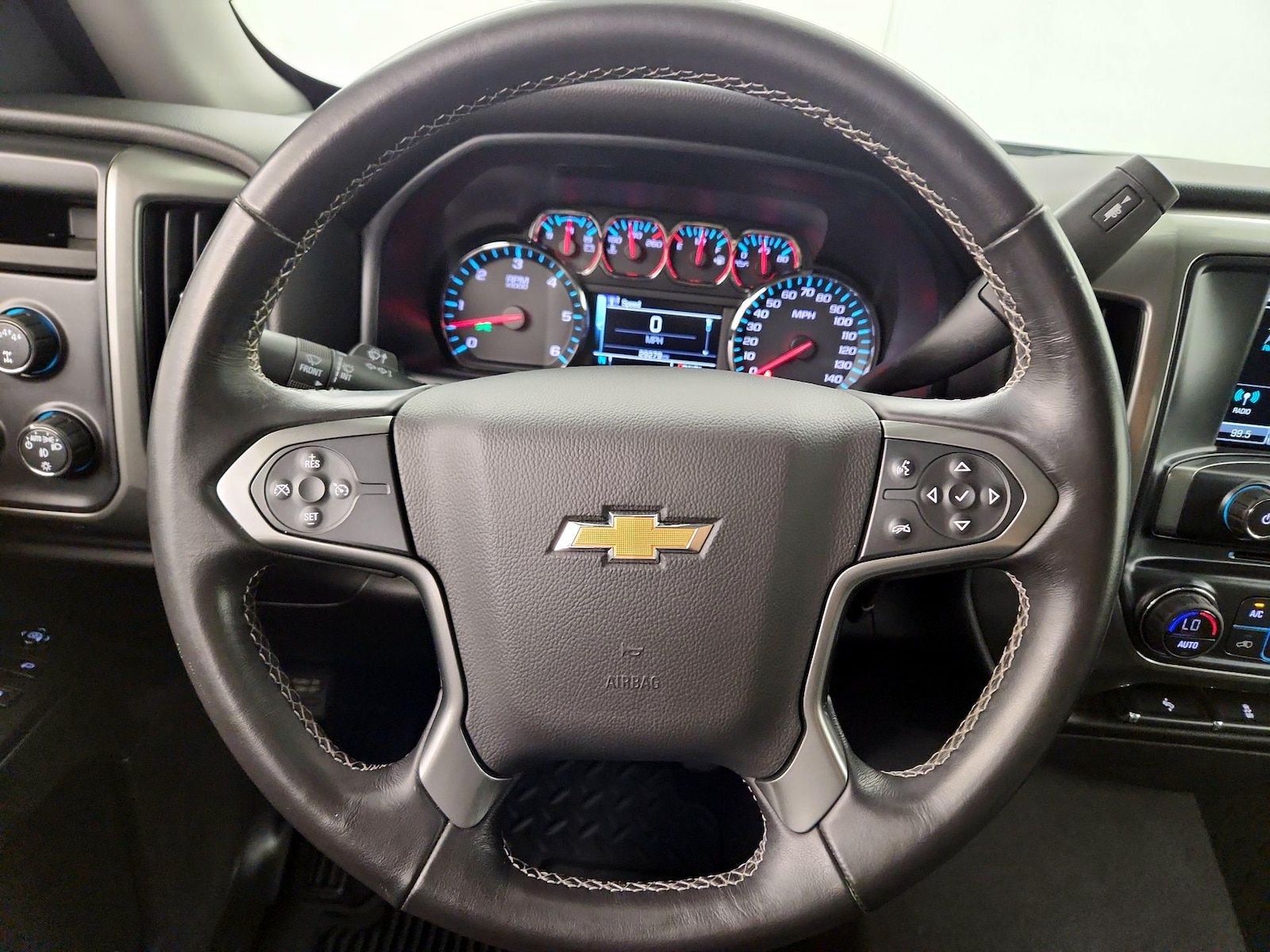 2018 Chevrolet Silverado 1500 LT - Photo 9