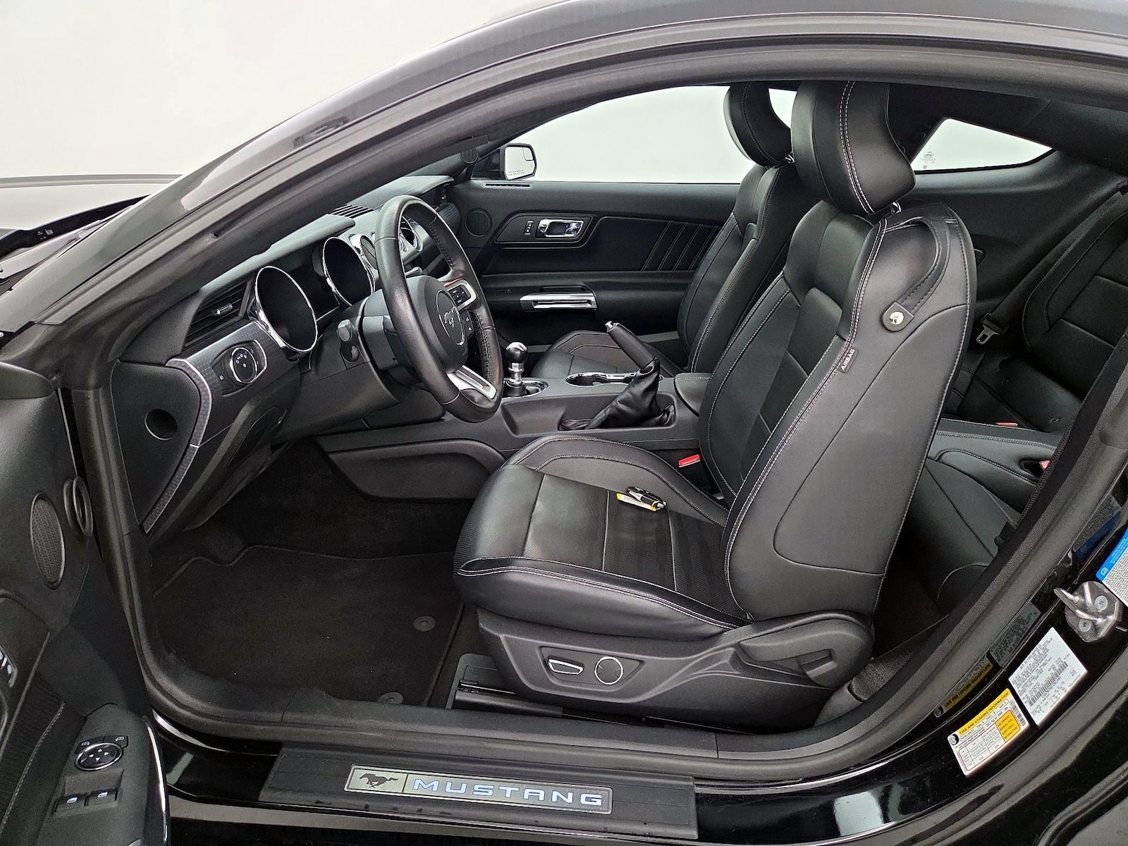 2015 Ford Mustang EcoBoost - Photo 12