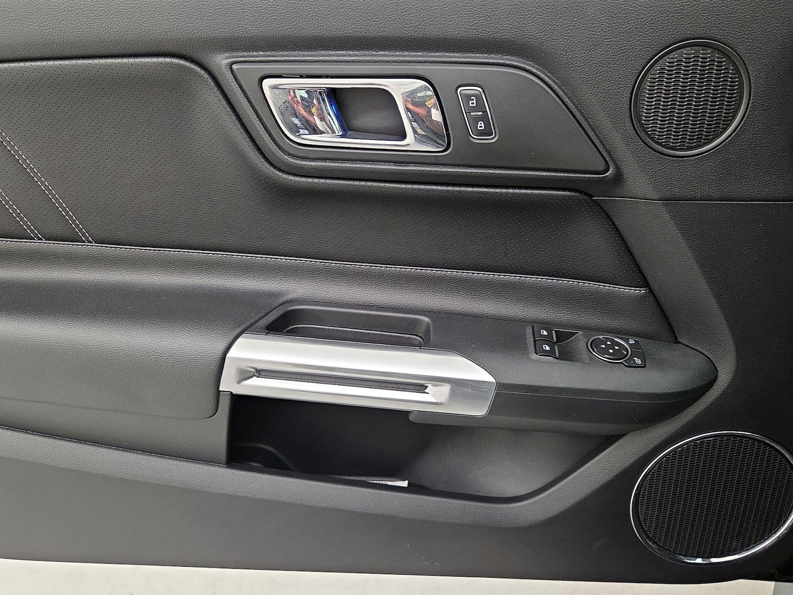 2015 Ford Mustang EcoBoost - Photo 13
