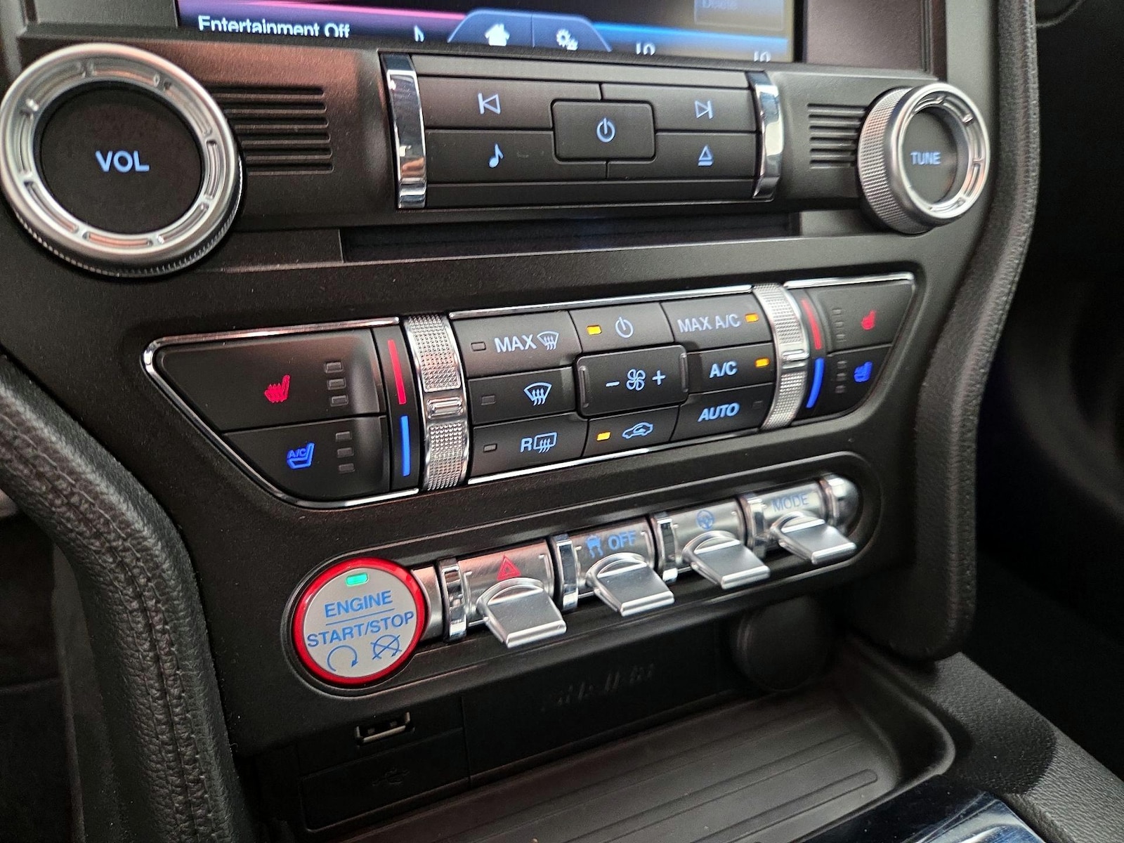 2015 Ford Mustang EcoBoost - Photo 17