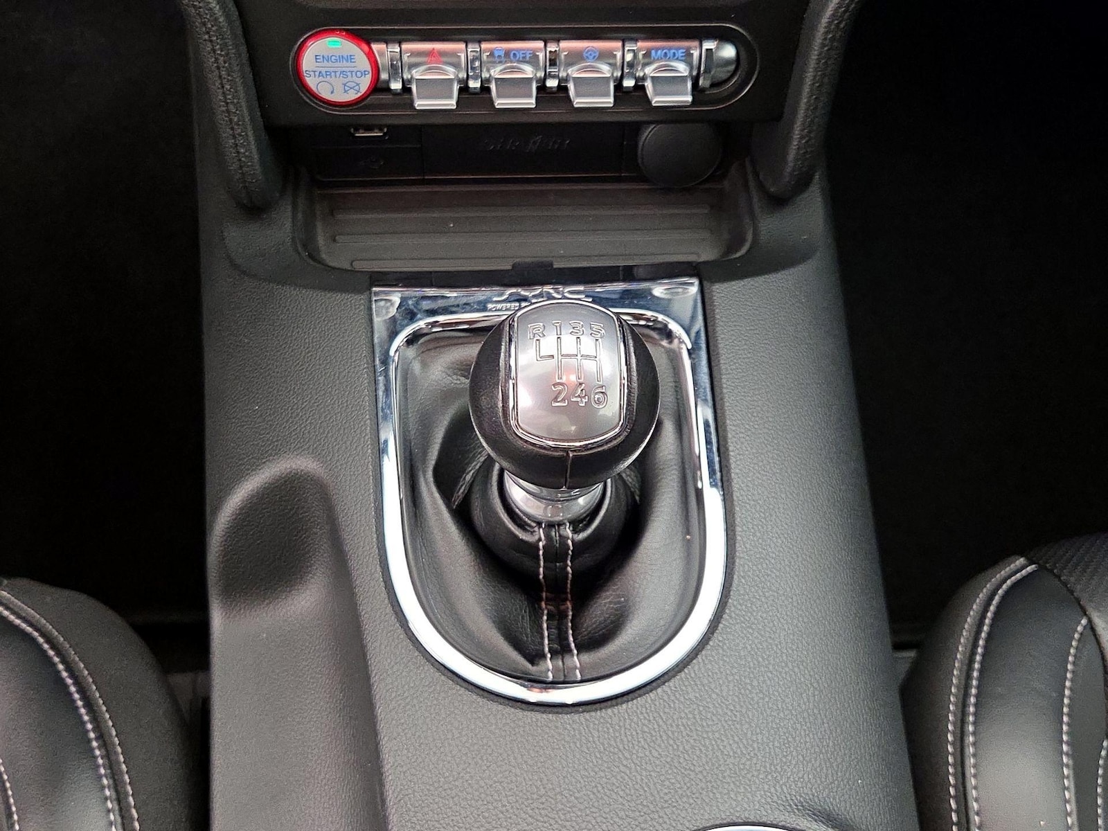 2015 Ford Mustang EcoBoost - Photo 18