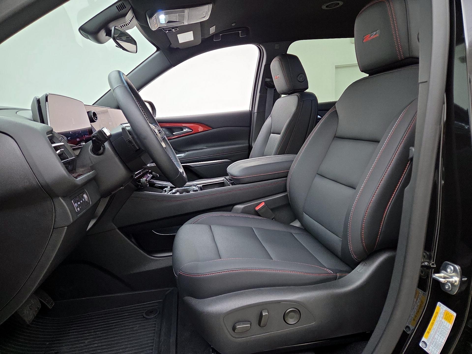 Thumbnail: 2025 Chevrolet Traverse - 11