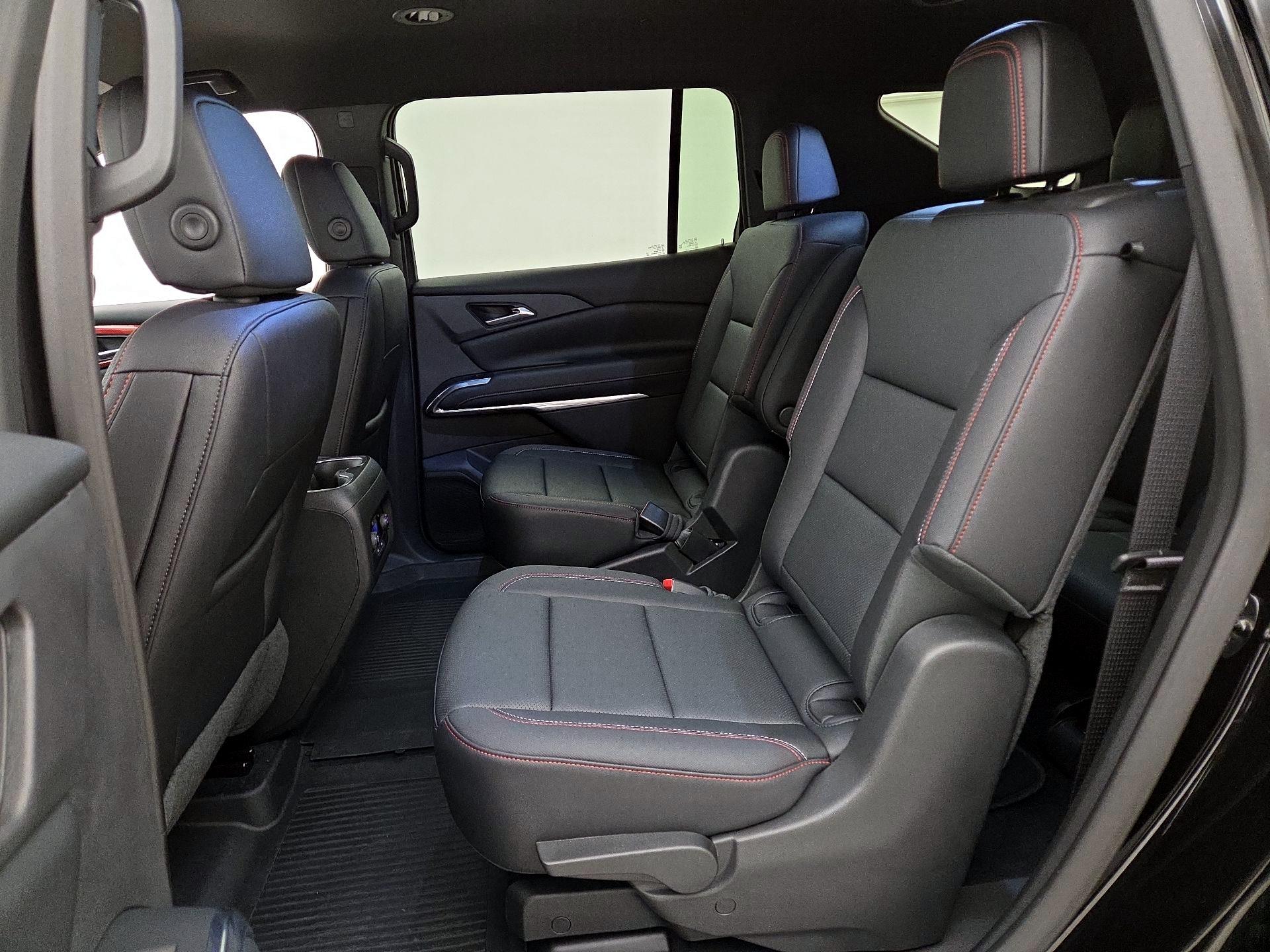 Thumbnail: 2025 Chevrolet Traverse - 19
