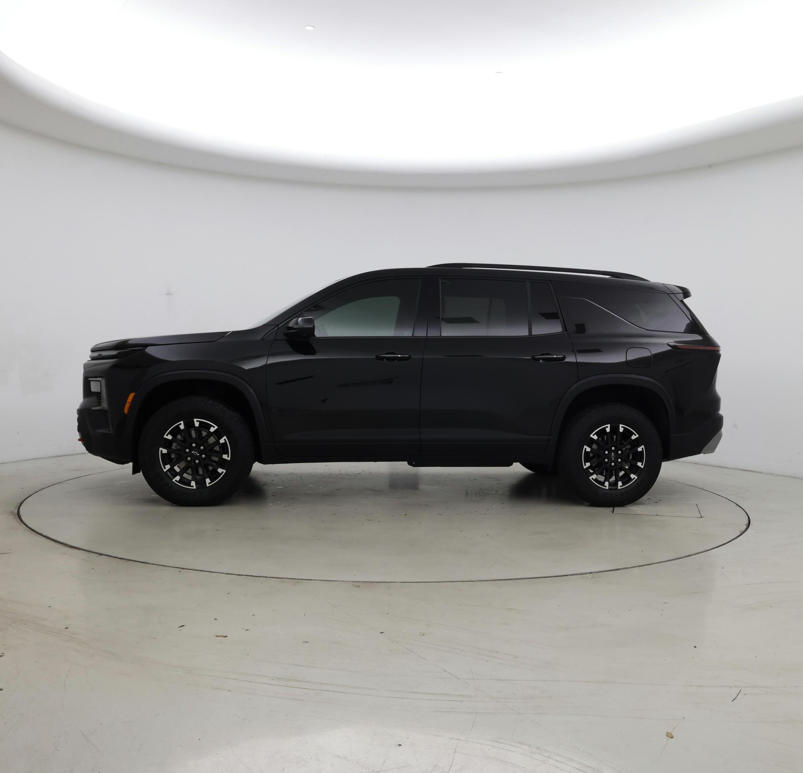 Thumbnail: 2025 Chevrolet Traverse - 3