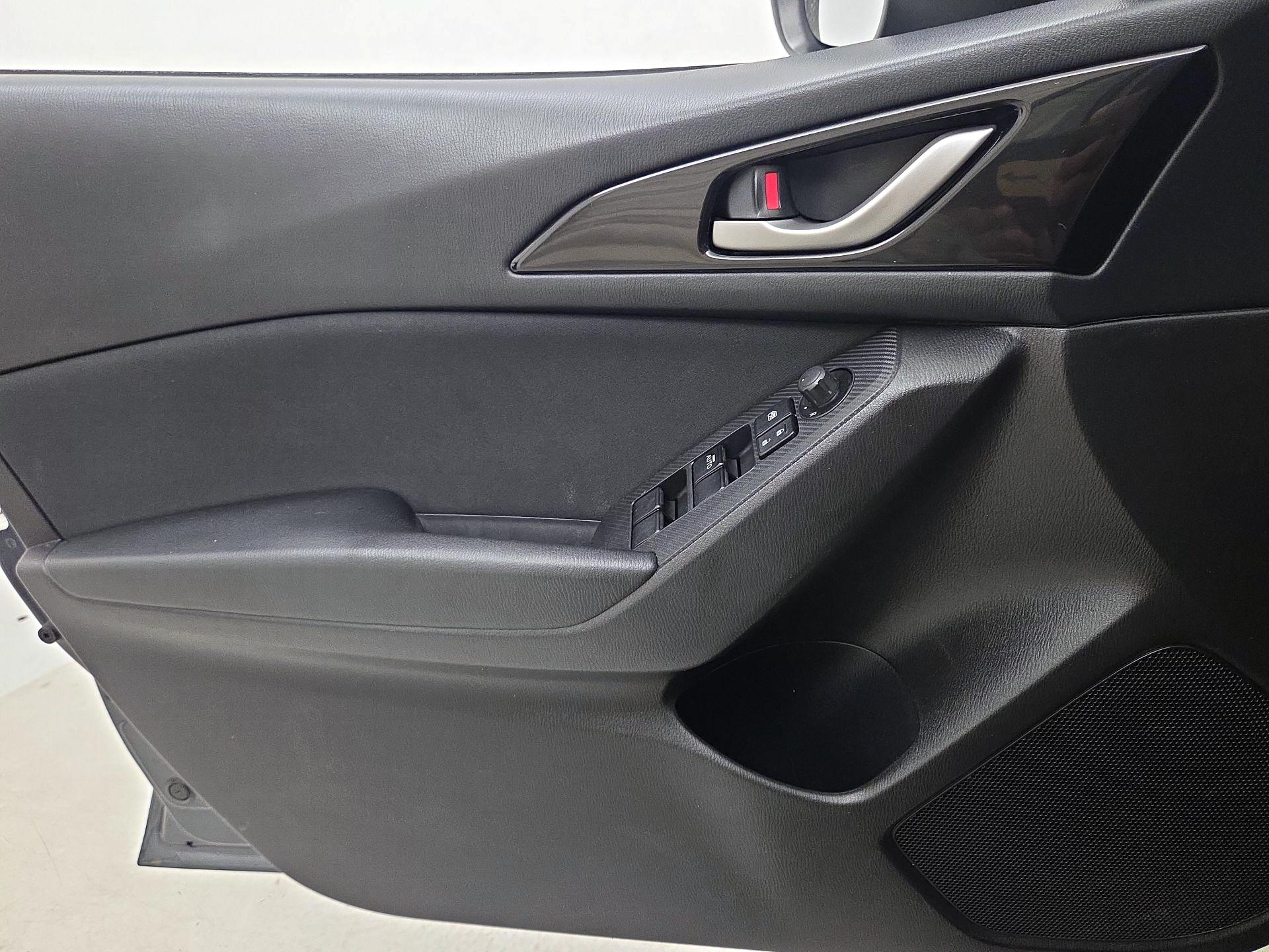Thumbnail: 2015 Mazda Mazda3 - 12