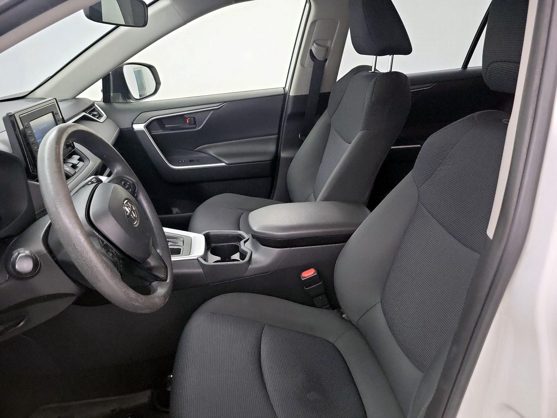 Thumbnail: 2019 Toyota RAV4 - 11