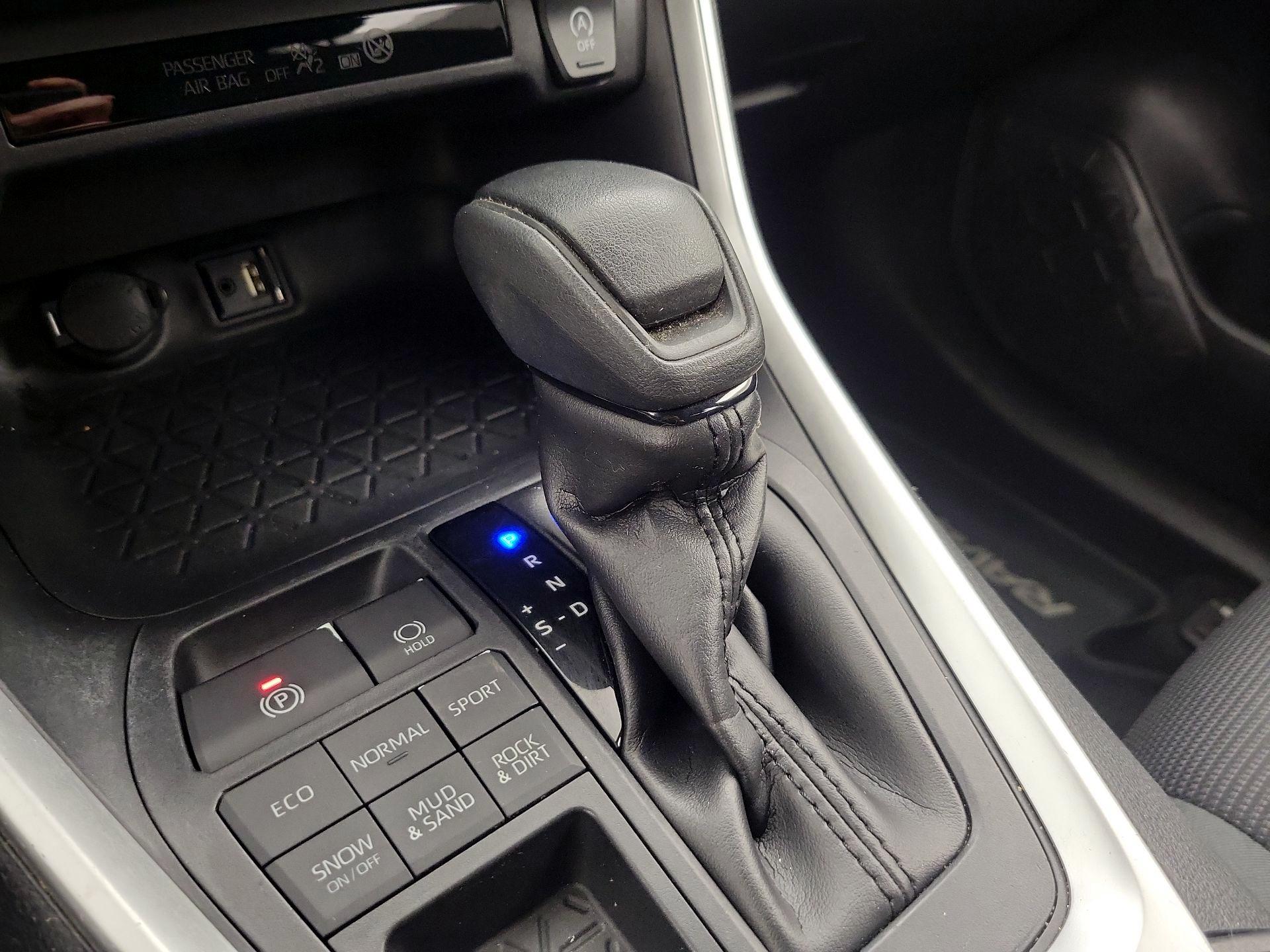 Thumbnail: 2019 Toyota RAV4 - 17