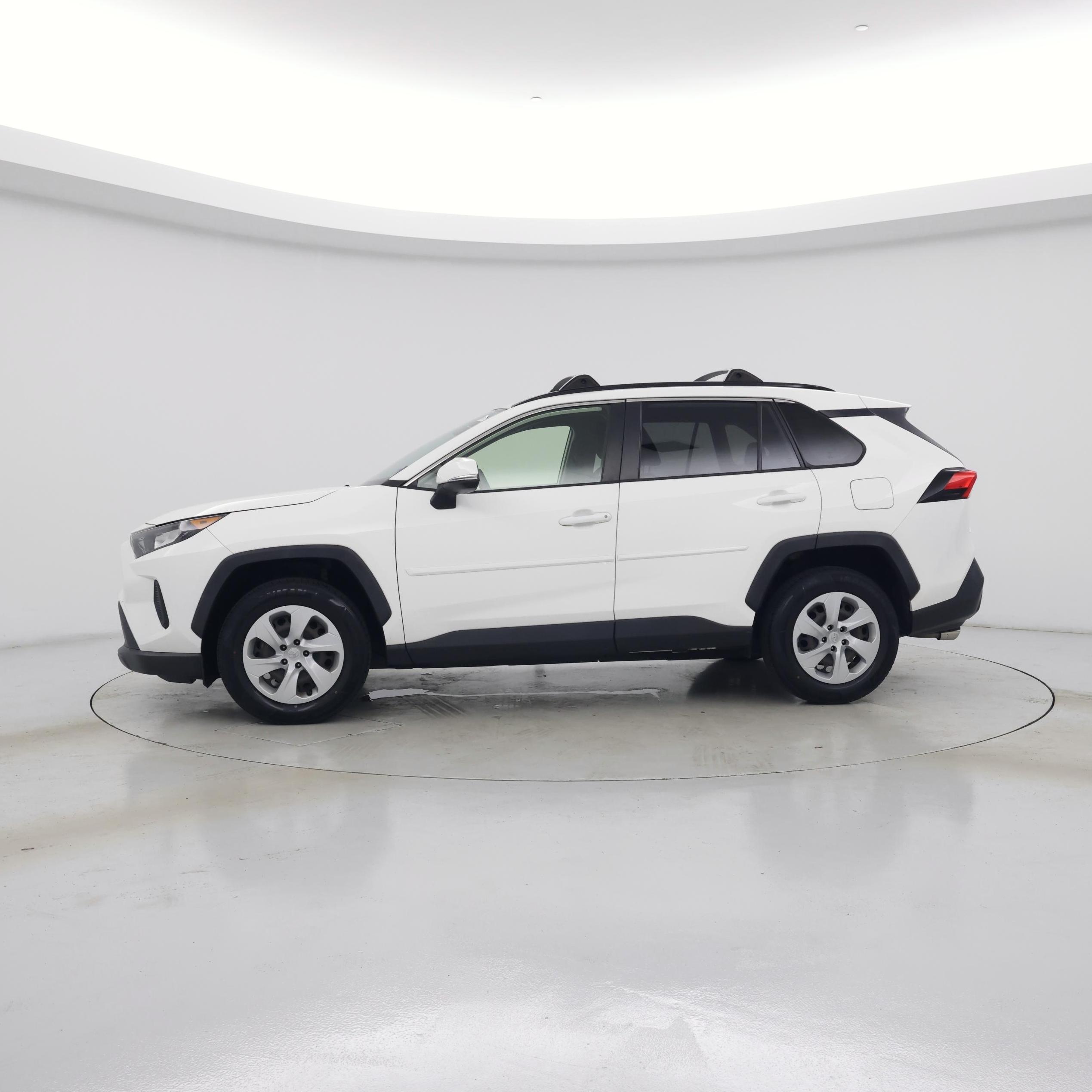 Thumbnail: 2019 Toyota RAV4 - 3