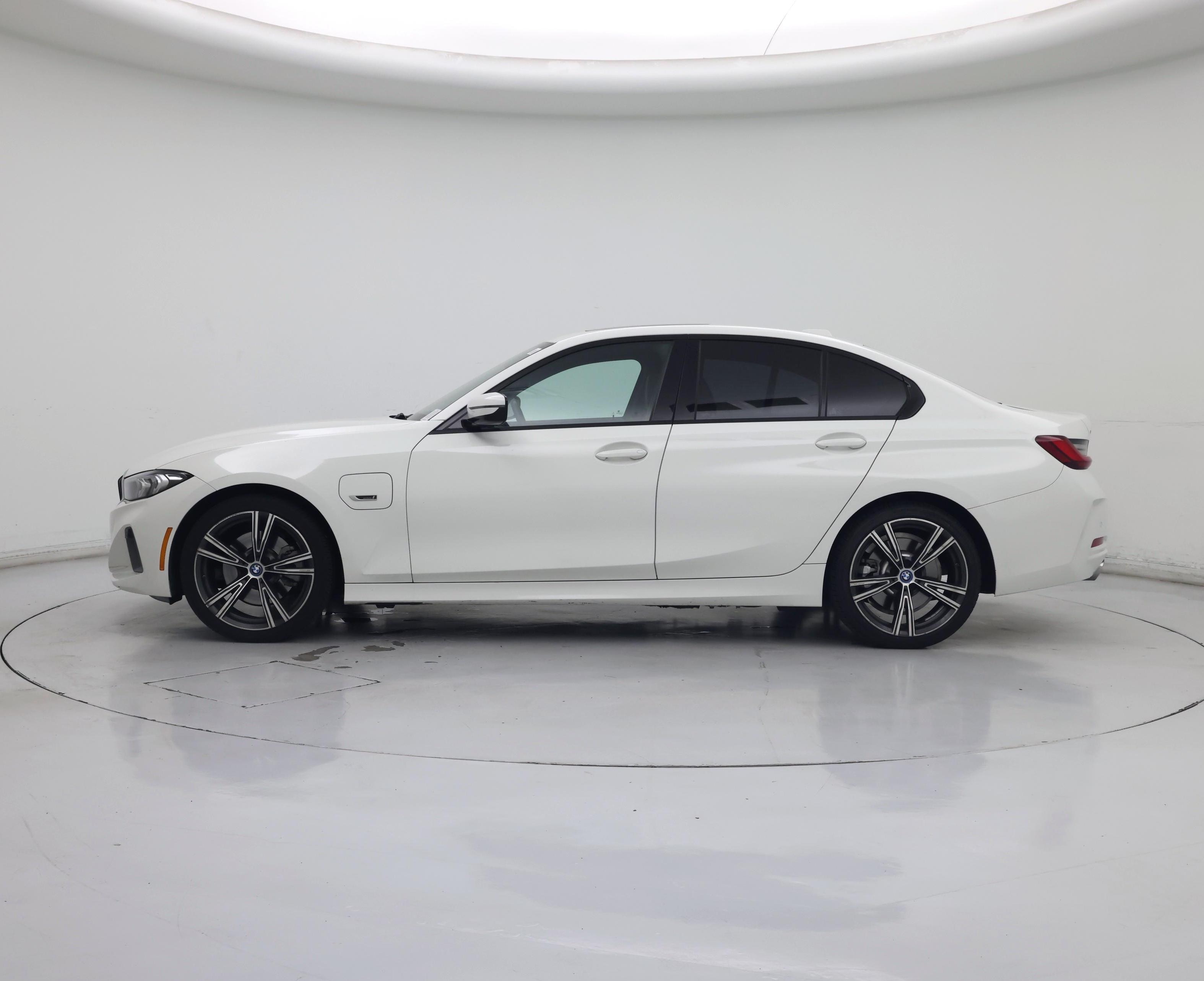 Thumbnail: 2023 BMW 3 Series - 3