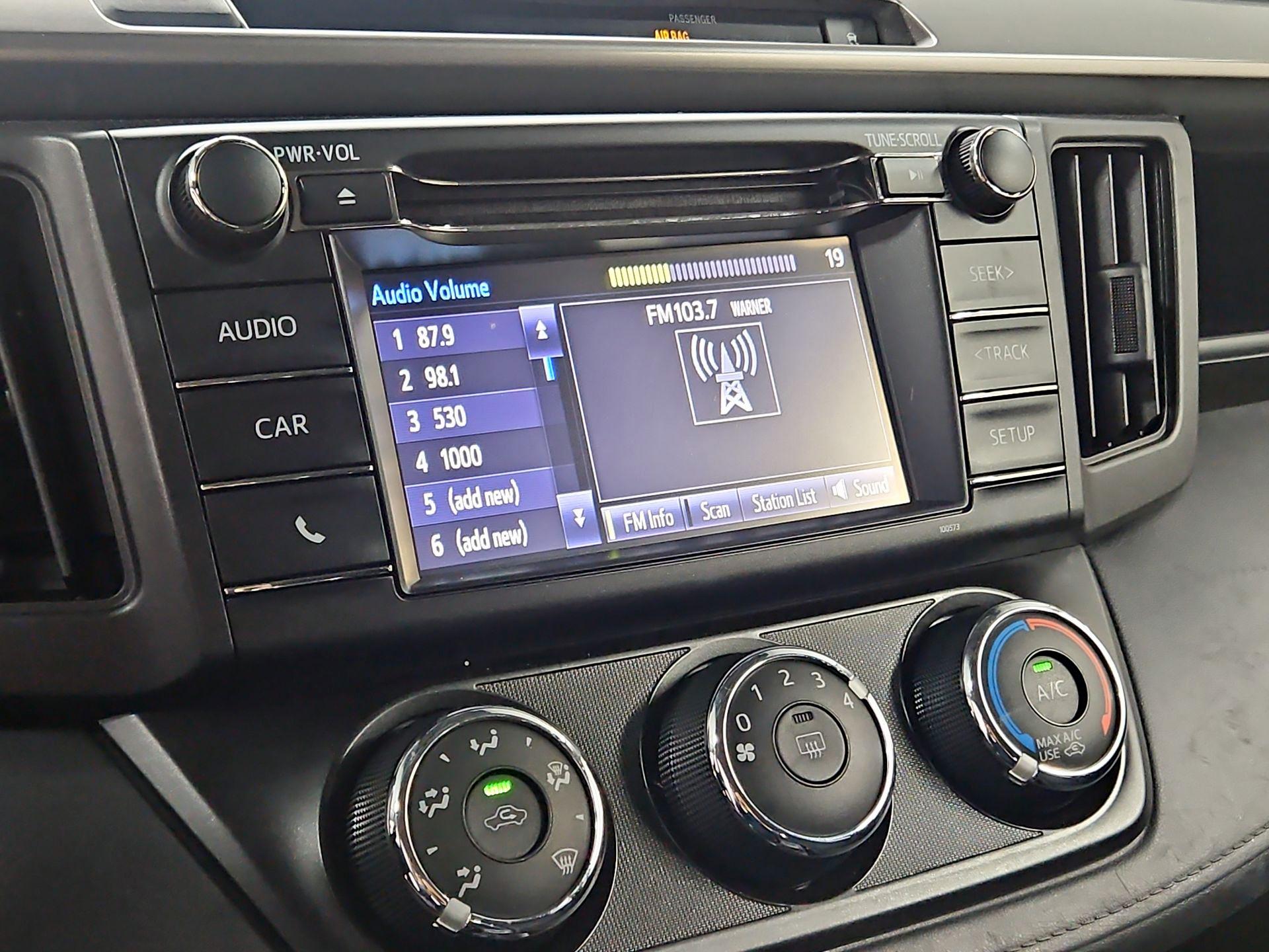 Thumbnail: 2016 Toyota RAV4 - 15