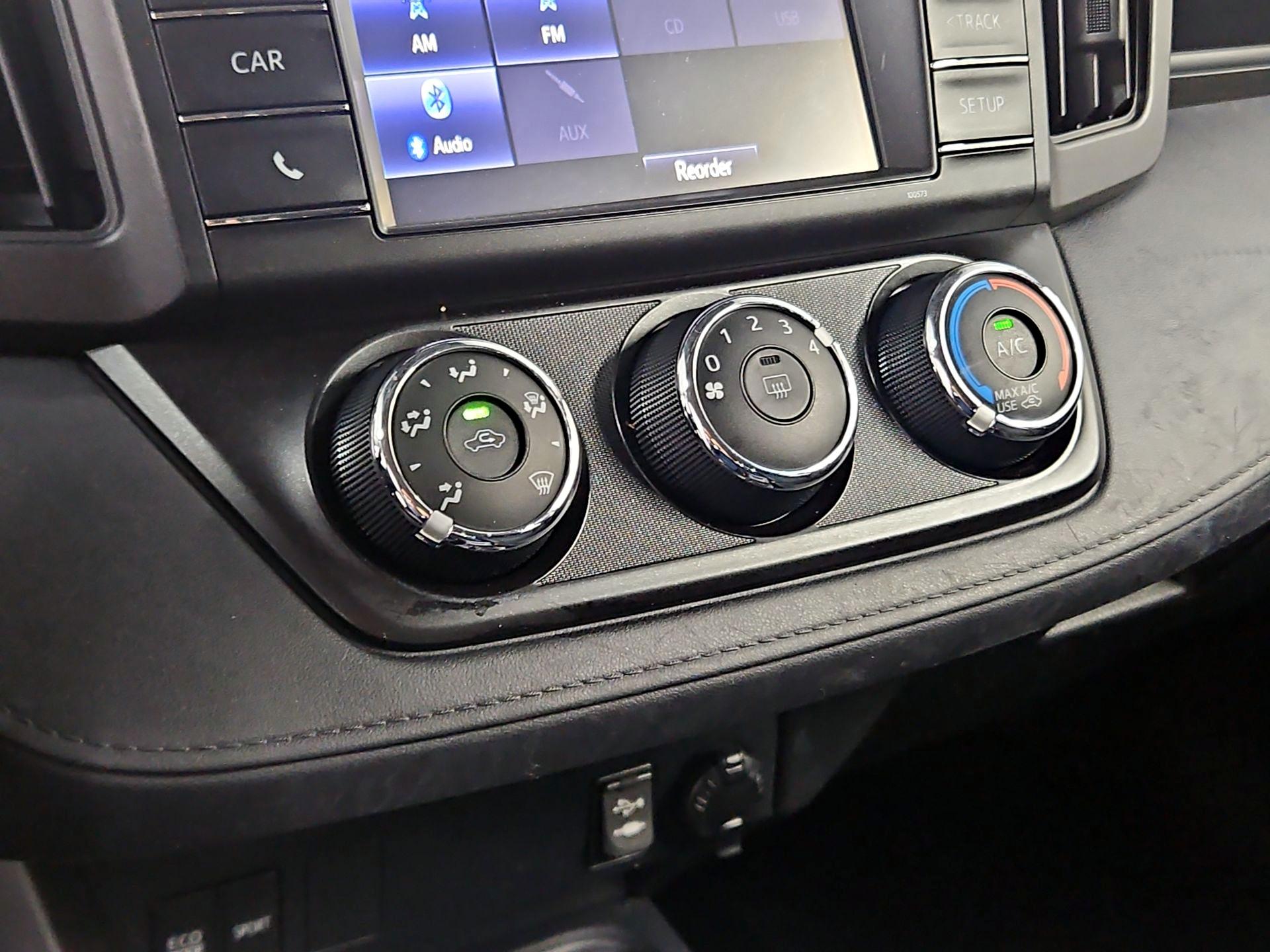 Thumbnail: 2016 Toyota RAV4 - 16