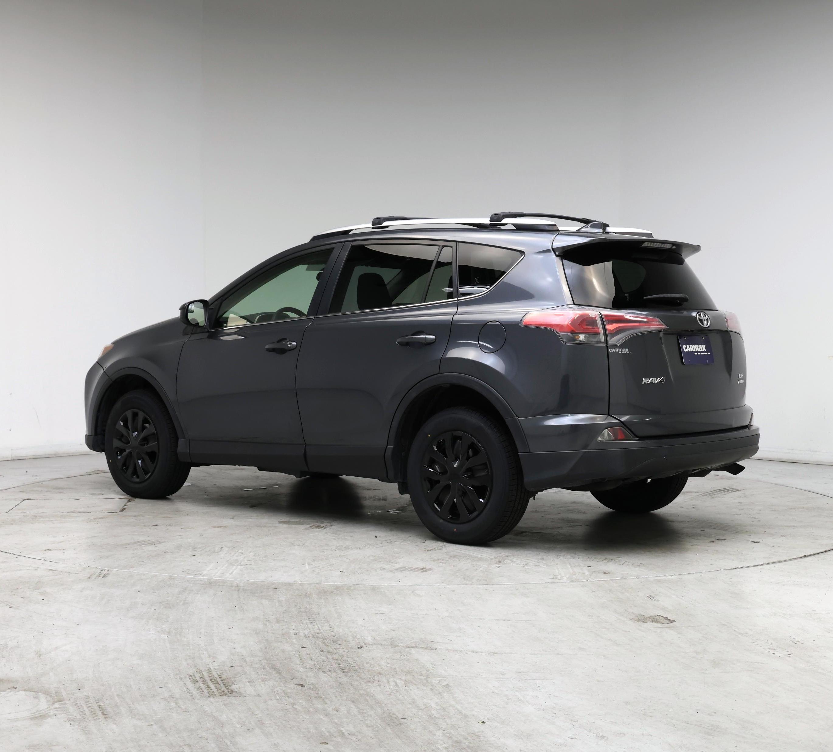 Thumbnail: 2016 Toyota RAV4 - 2