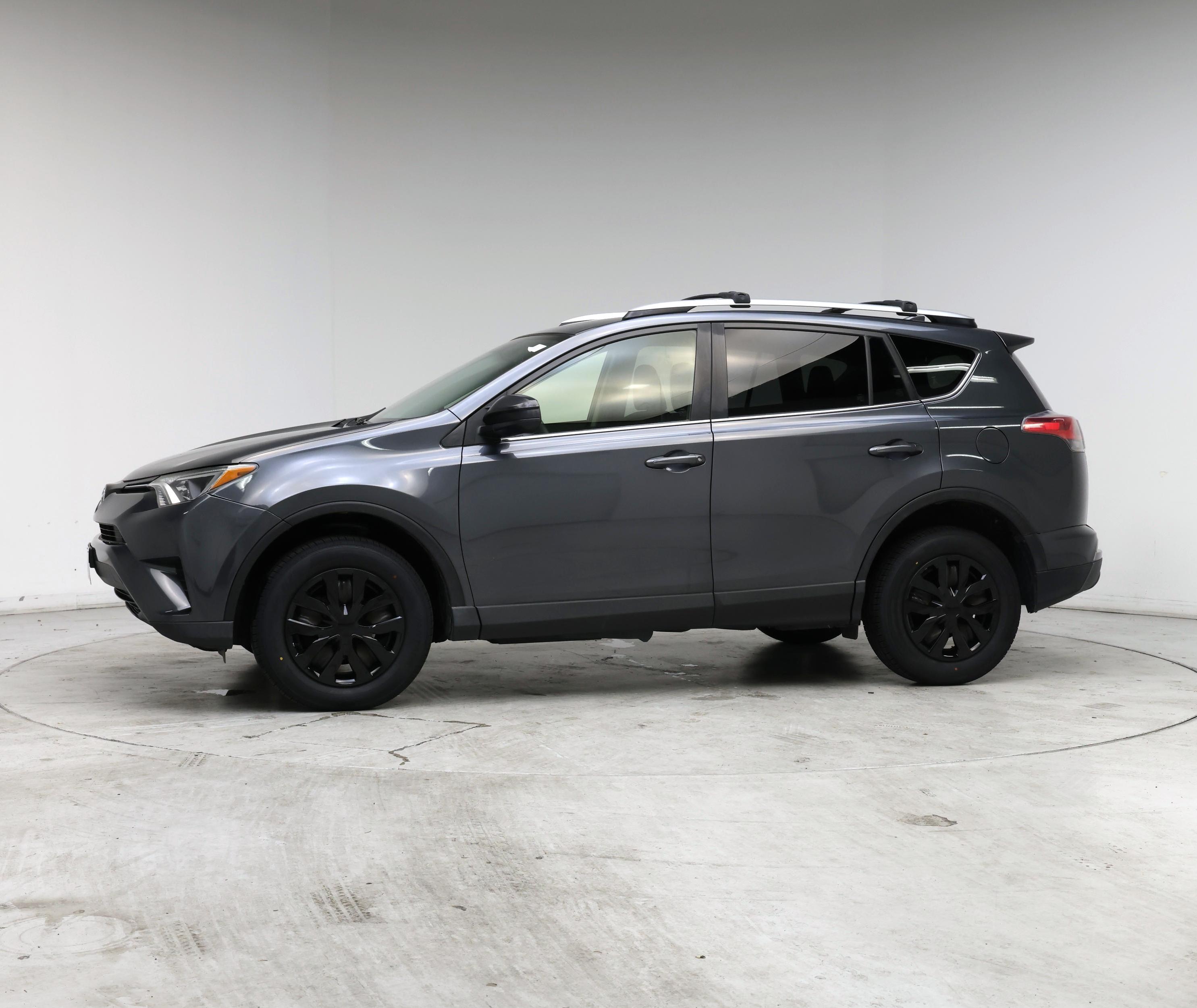 Thumbnail: 2016 Toyota RAV4 - 3