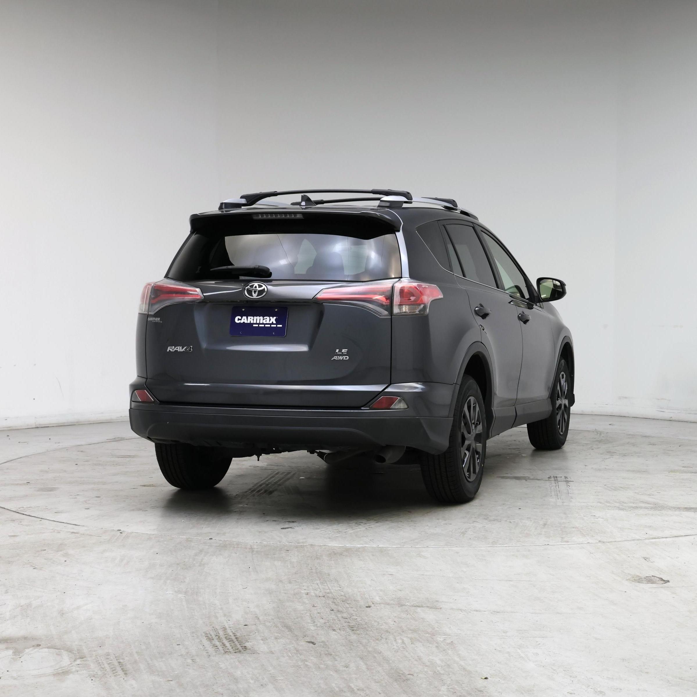 Thumbnail: 2016 Toyota RAV4 - 8