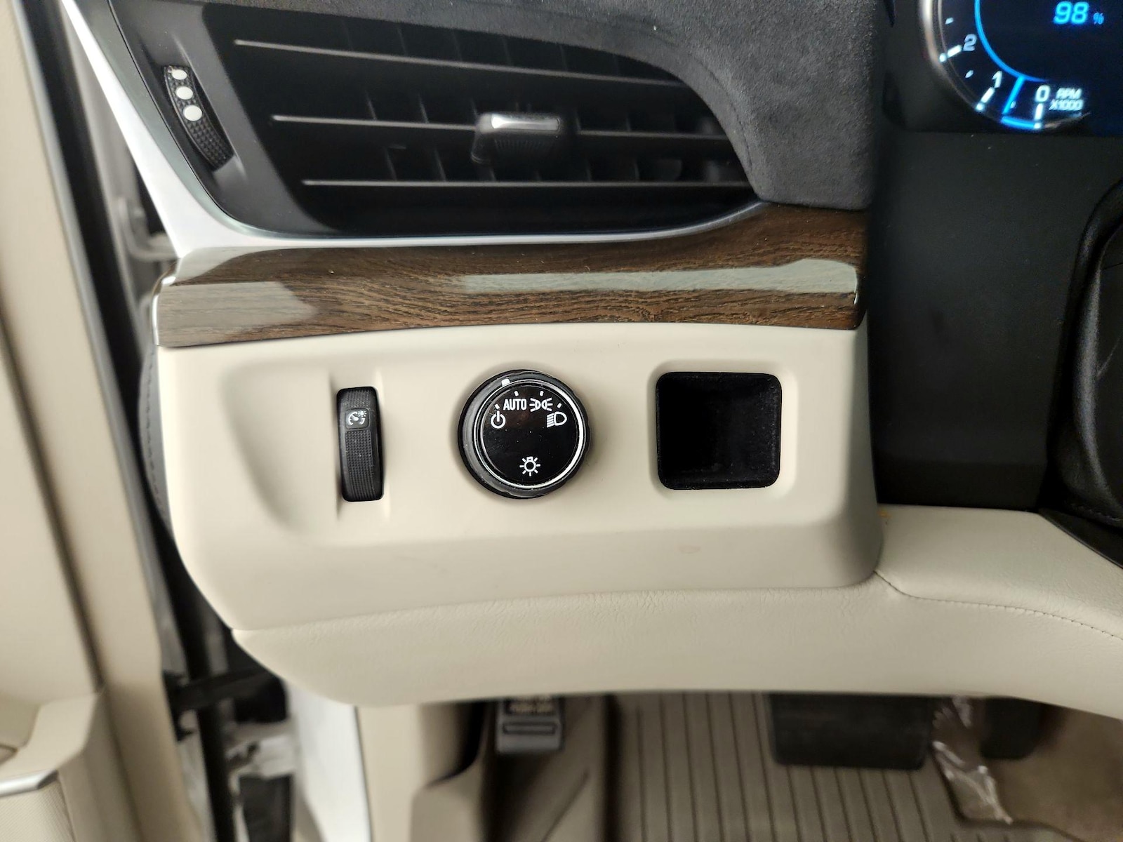 2020 Cadillac Escalade Luxury - Photo 14