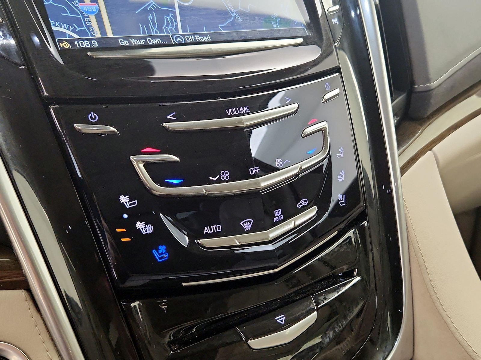 2020 Cadillac Escalade Luxury - Photo 18