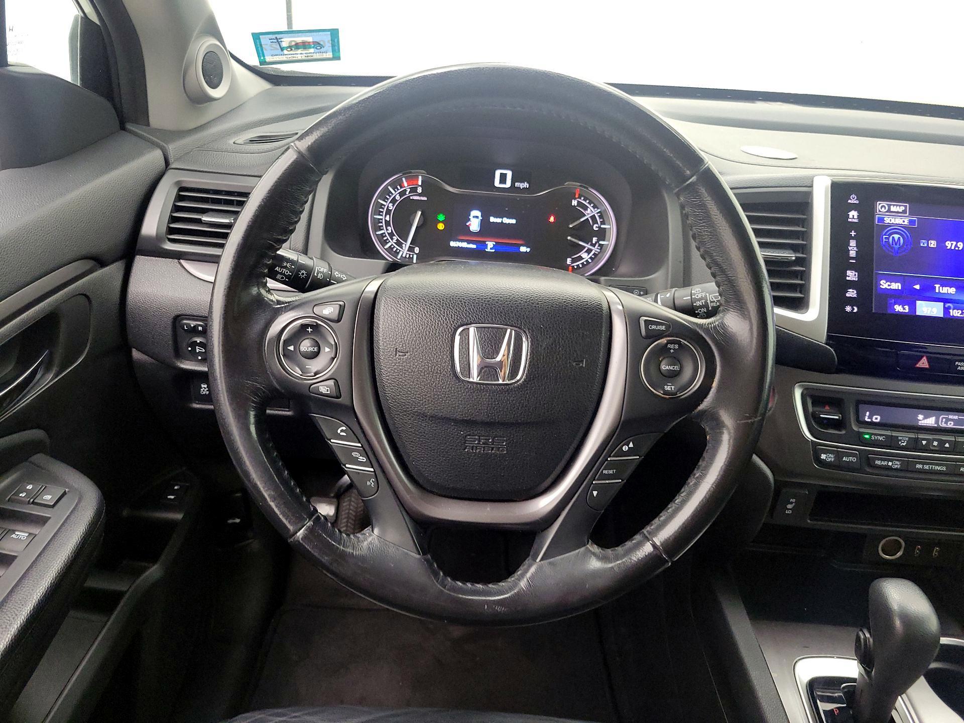 Thumbnail: 2018 Honda Pilot - 10