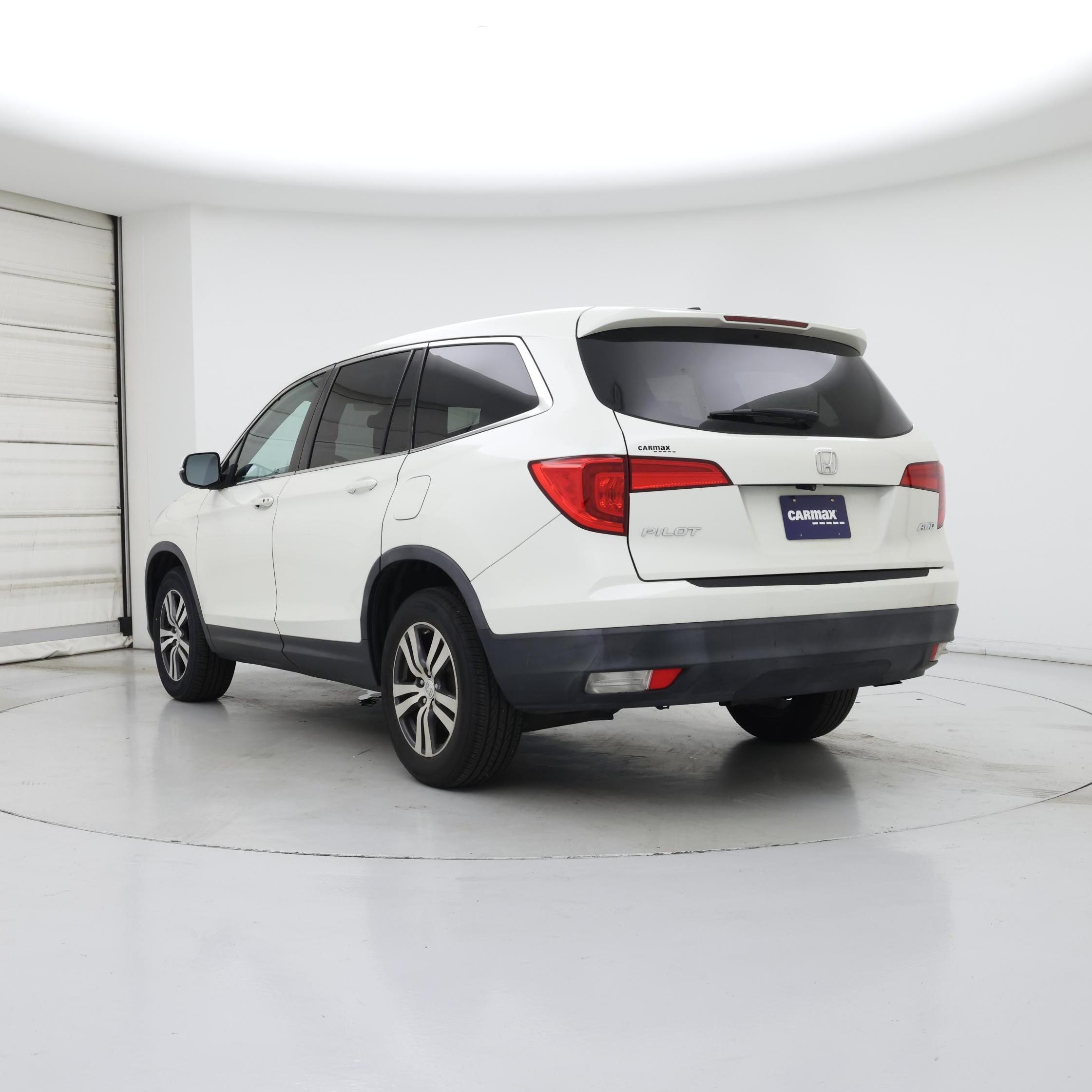 Thumbnail: 2018 Honda Pilot - 2
