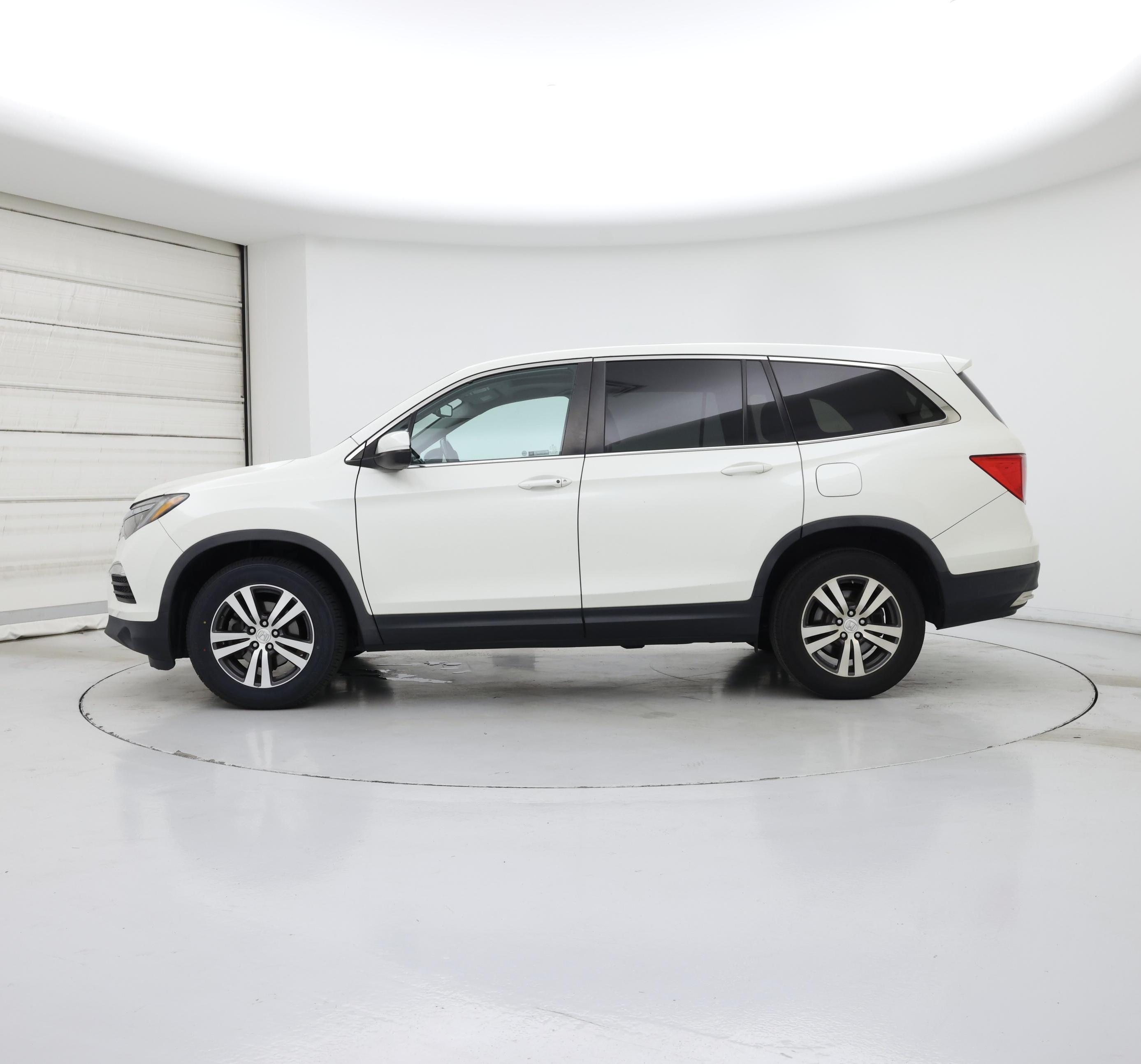 Thumbnail: 2018 Honda Pilot - 3