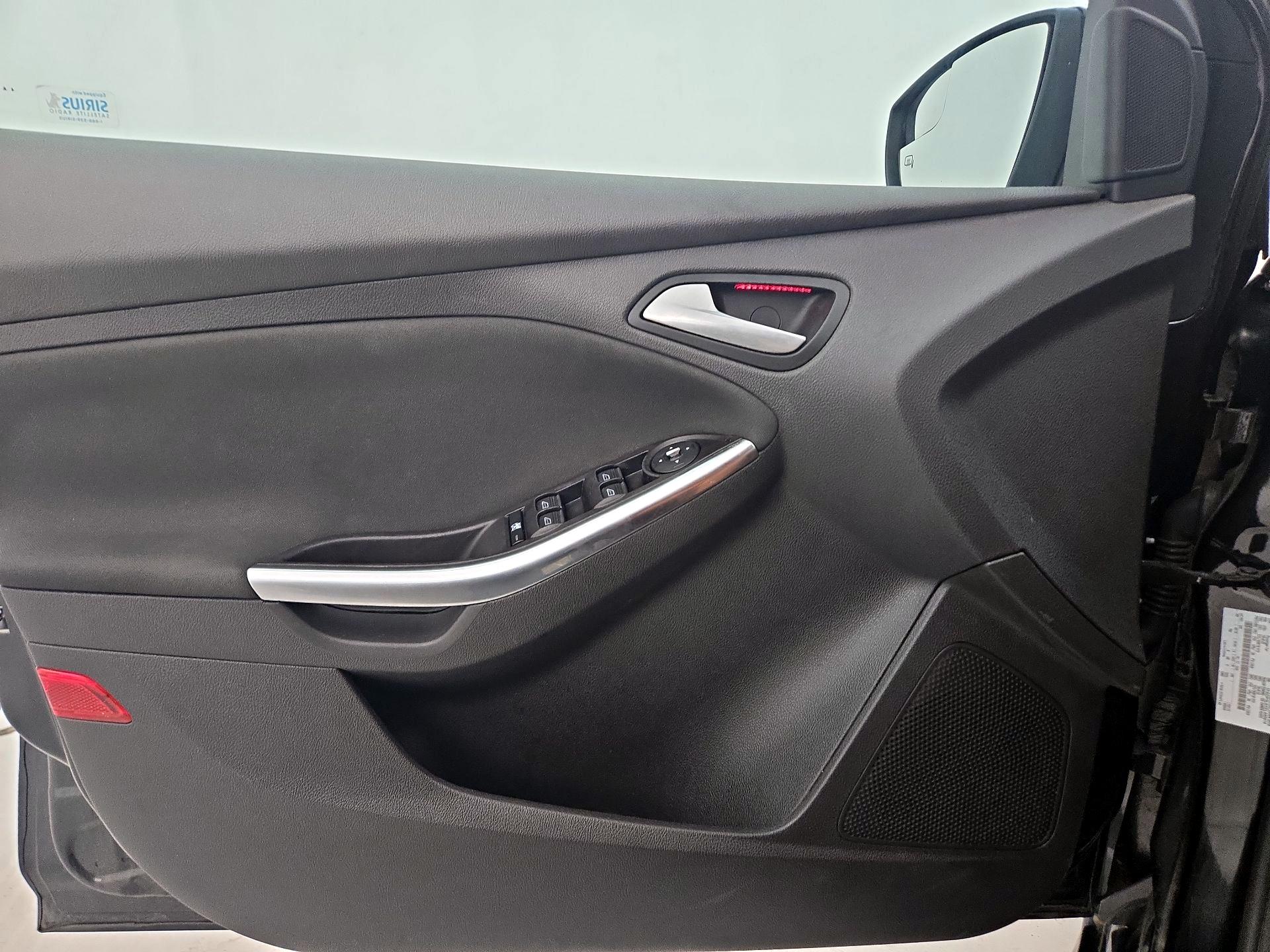 Thumbnail: 2014 Ford Focus - 12
