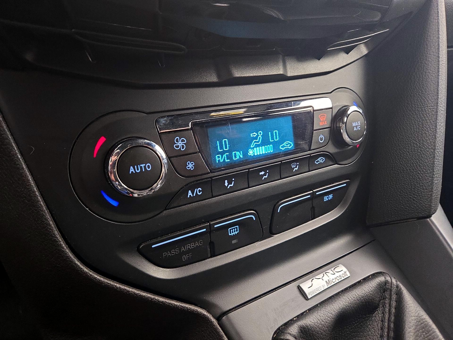 Thumbnail: 2014 Ford Focus - 16