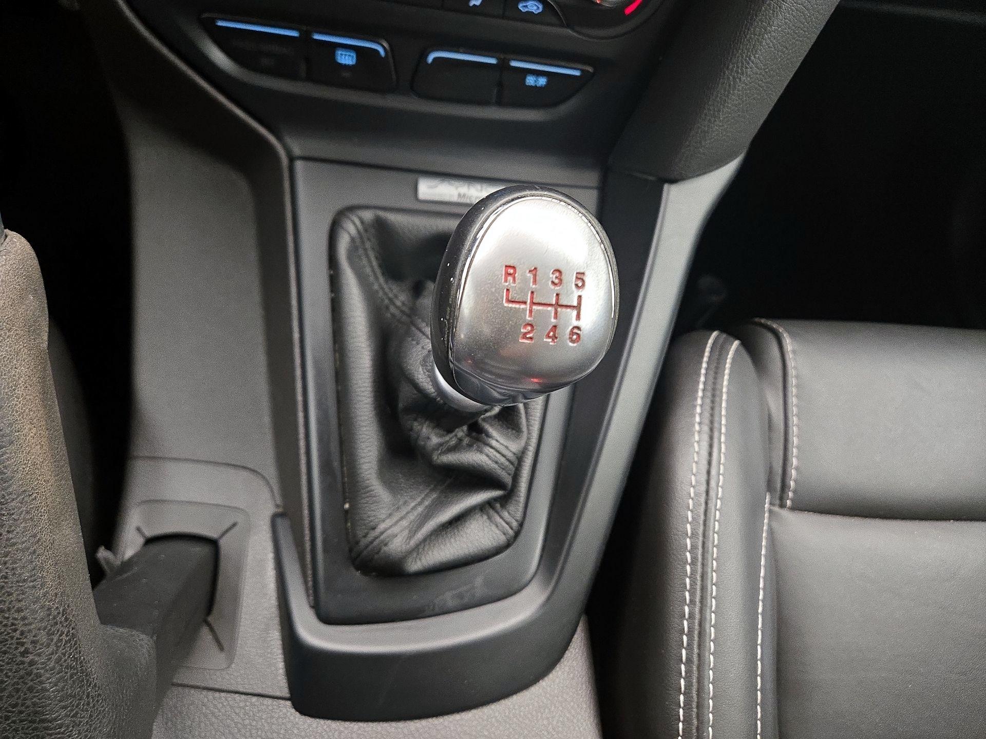 Thumbnail: 2014 Ford Focus - 17