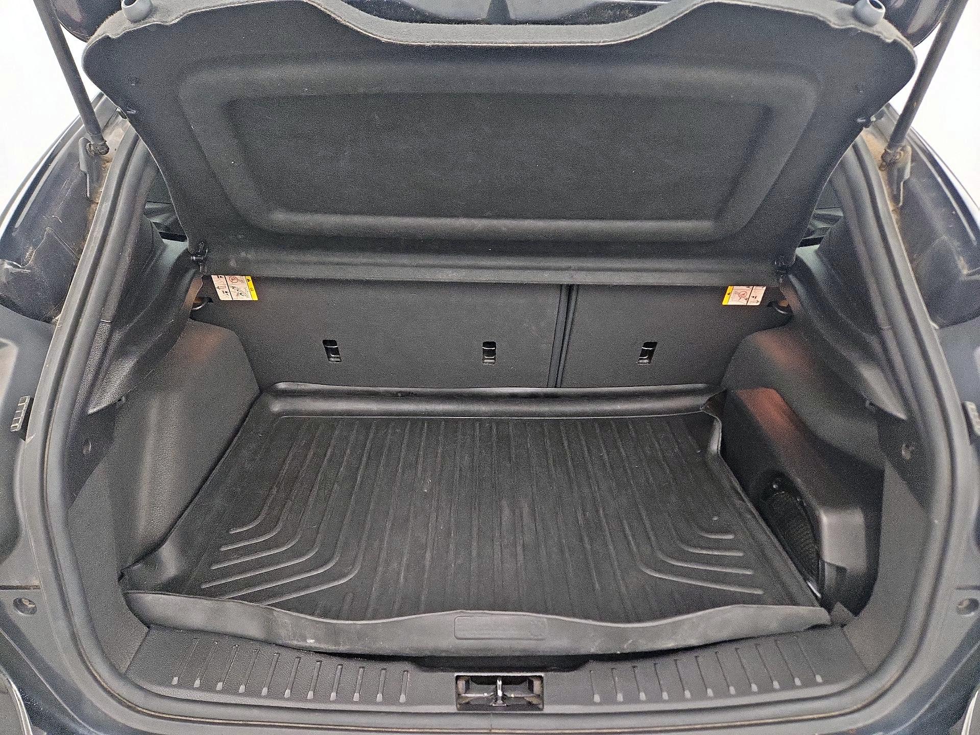 Thumbnail: 2014 Ford Focus - 19