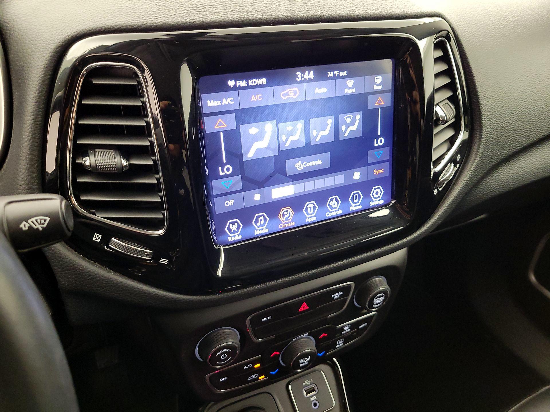 Thumbnail: 2019 Jeep Compass - 16