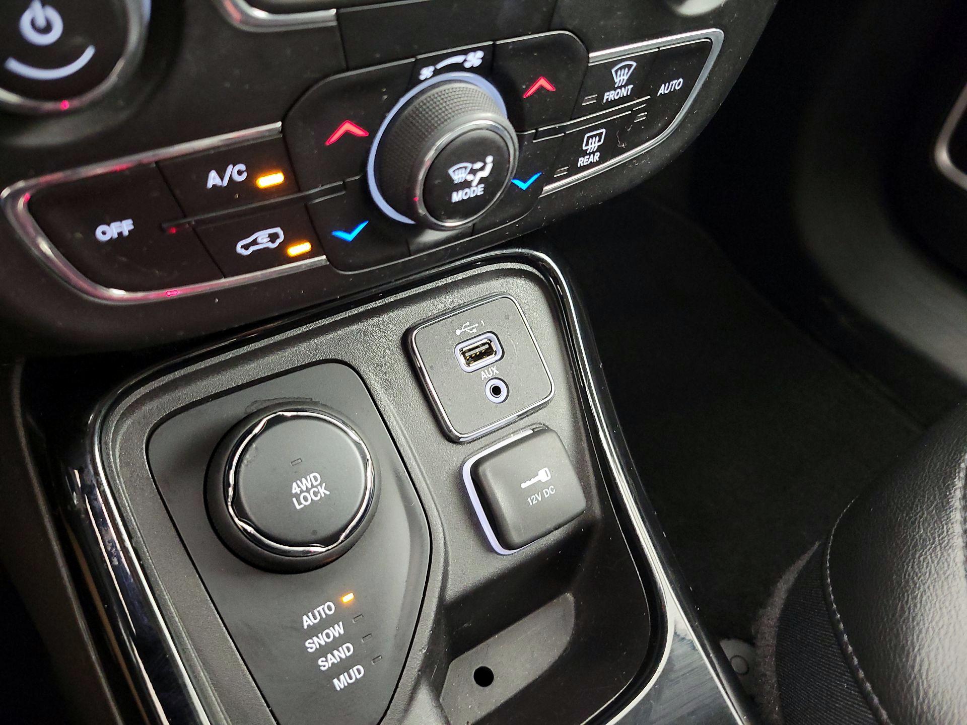 Thumbnail: 2019 Jeep Compass - 18