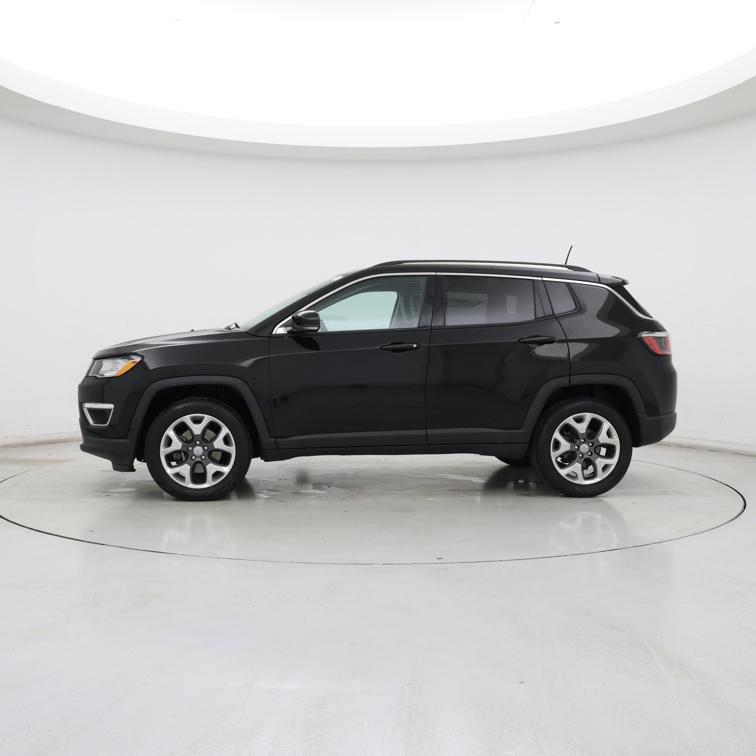 Thumbnail: 2019 Jeep Compass - 3