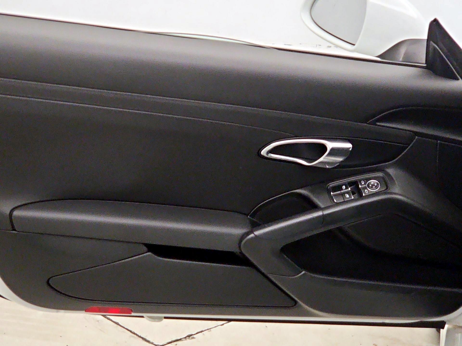 Thumbnail: 2015 Porsche Boxster - 12