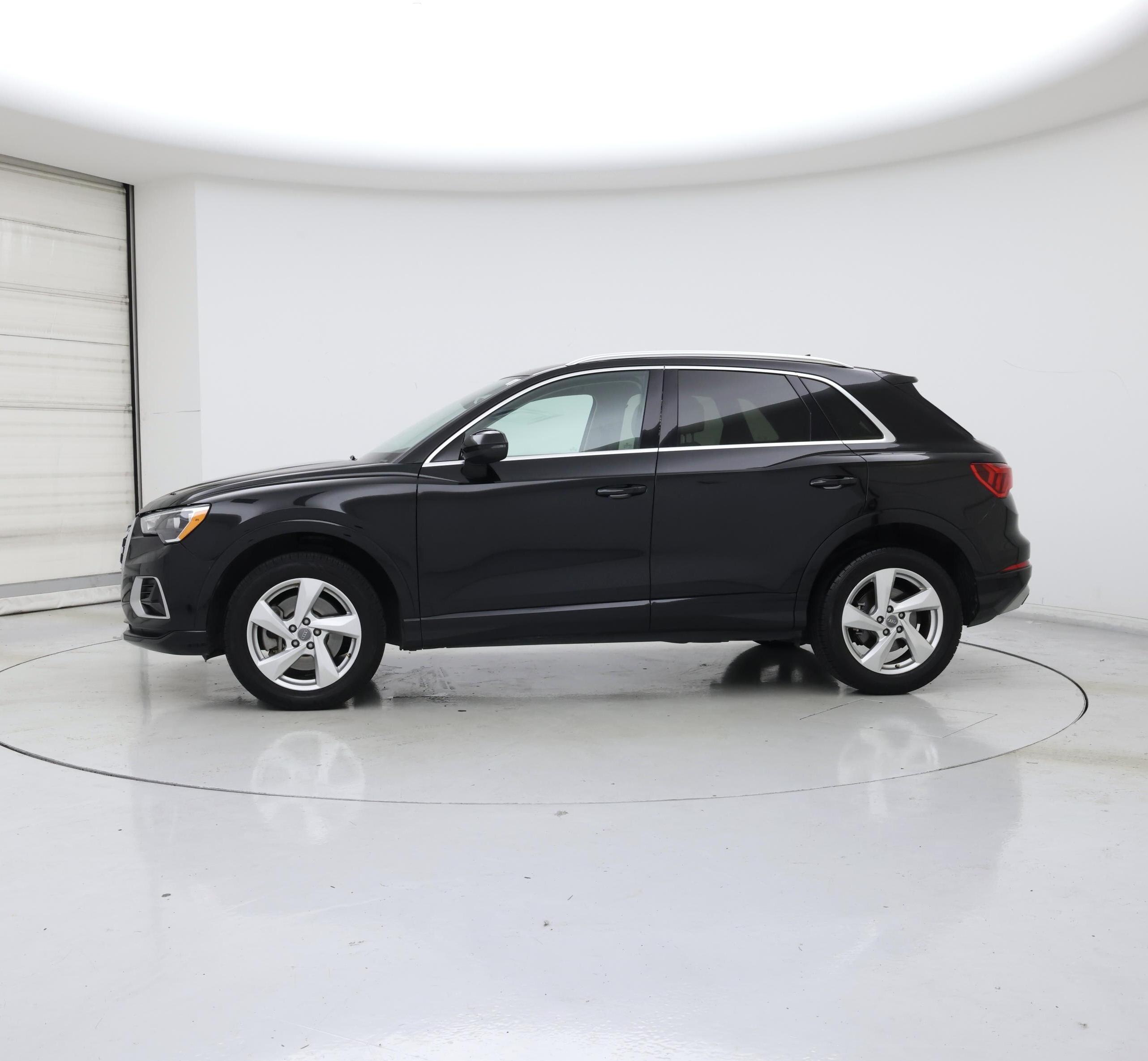 Thumbnail: 2020 Audi Q3 - 3
