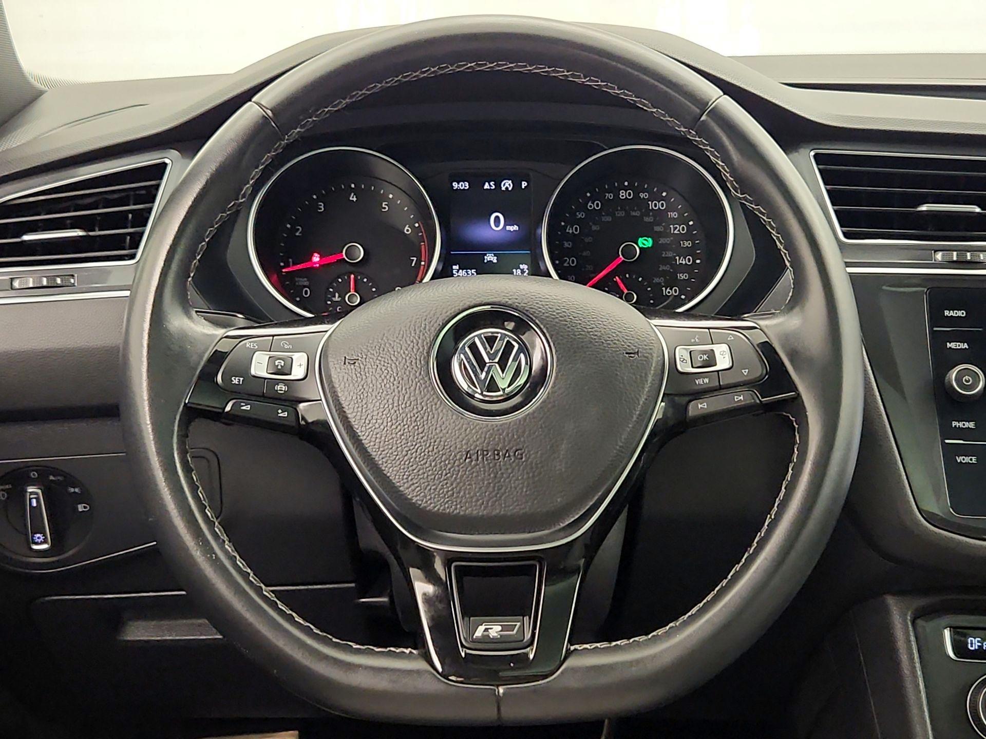 Thumbnail: 2021 Volkswagen Tiguan - 10
