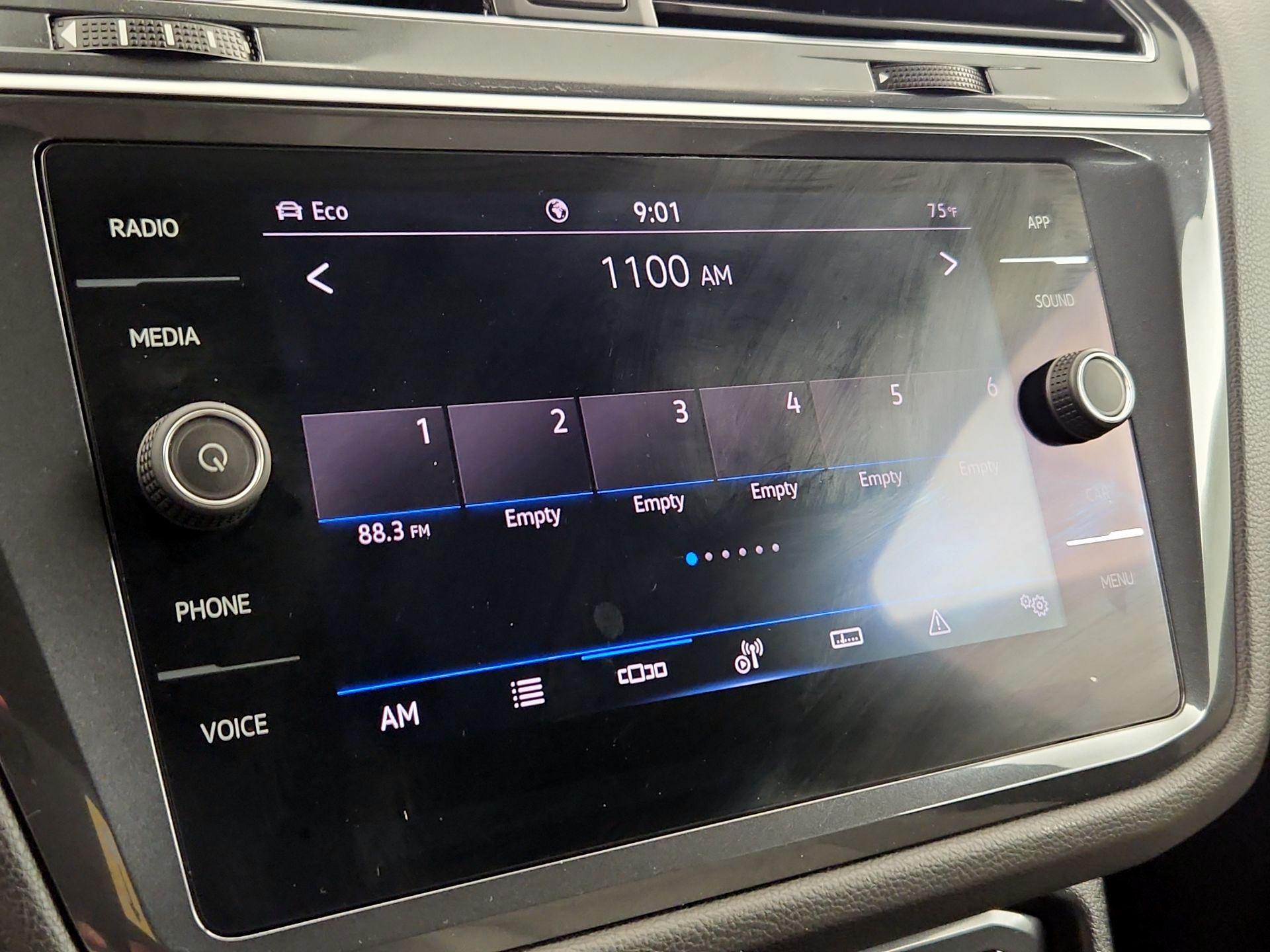 Thumbnail: 2021 Volkswagen Tiguan - 15