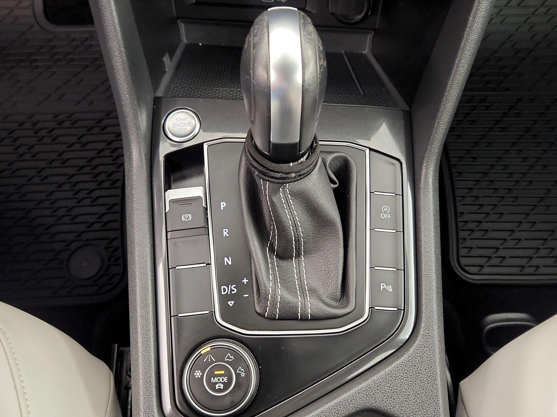 Thumbnail: 2021 Volkswagen Tiguan - 17