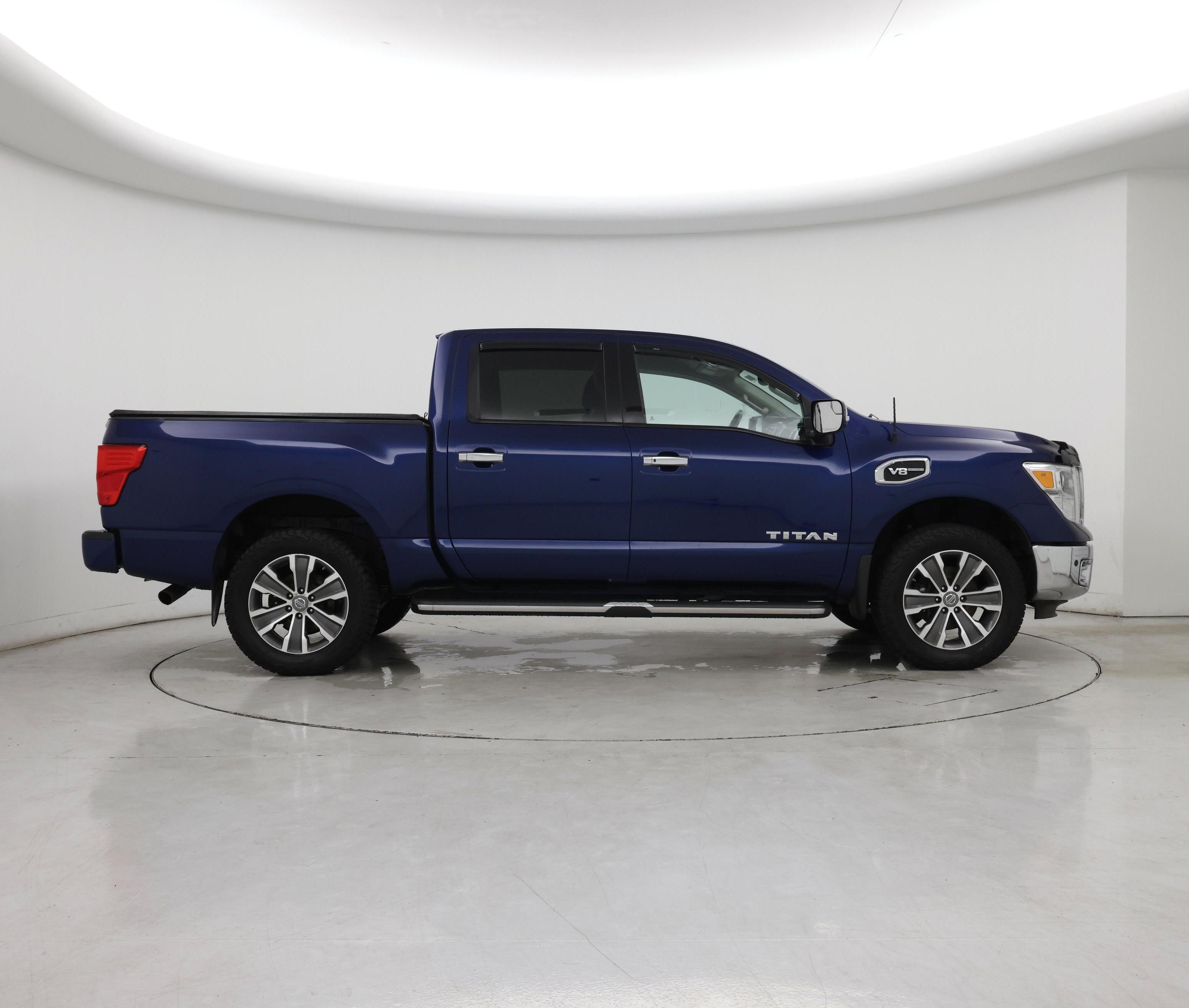 Thumbnail: 2017 Nissan Titan - 7