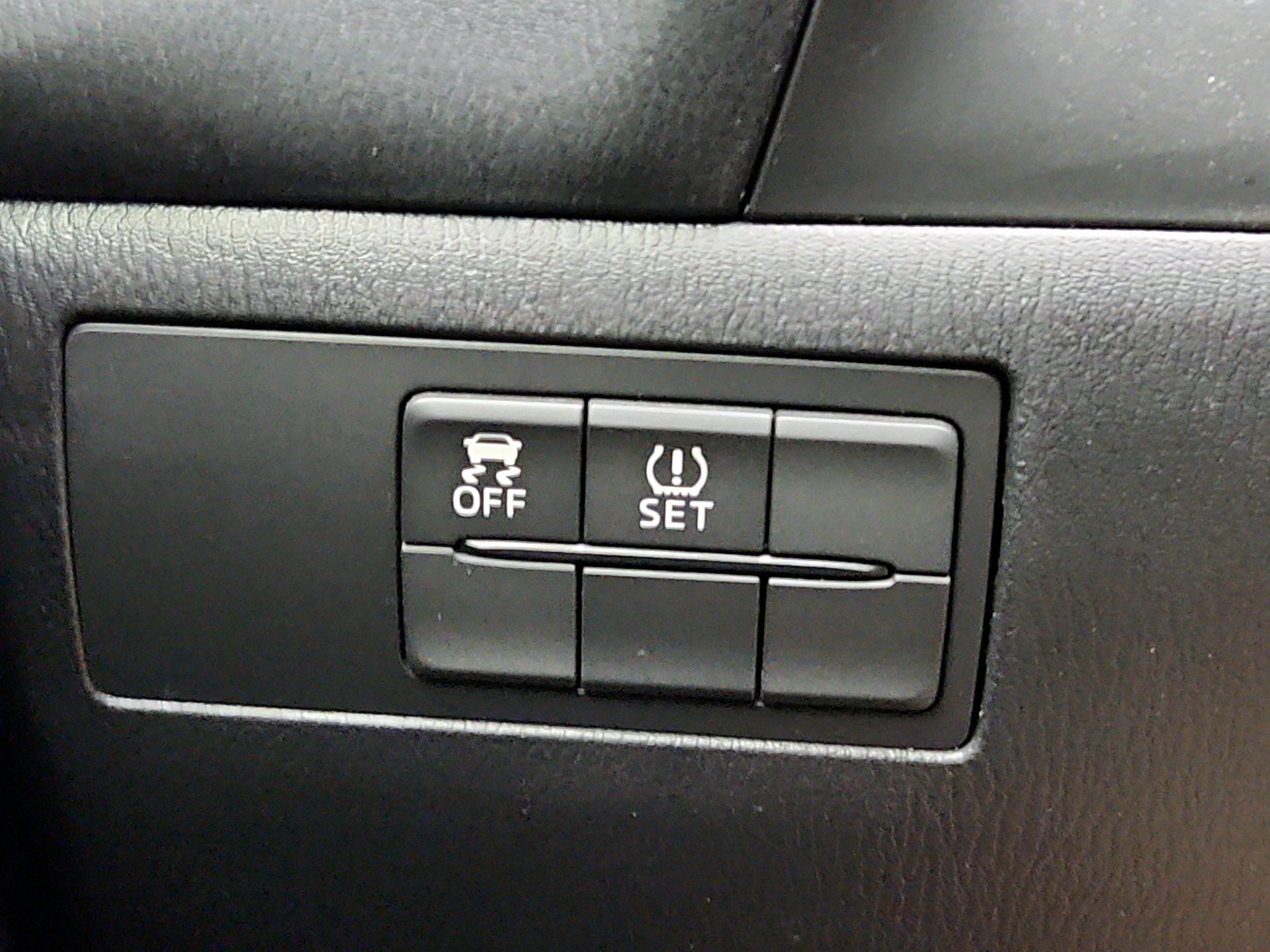 Thumbnail: 2015 Mazda Mazda3 - 11