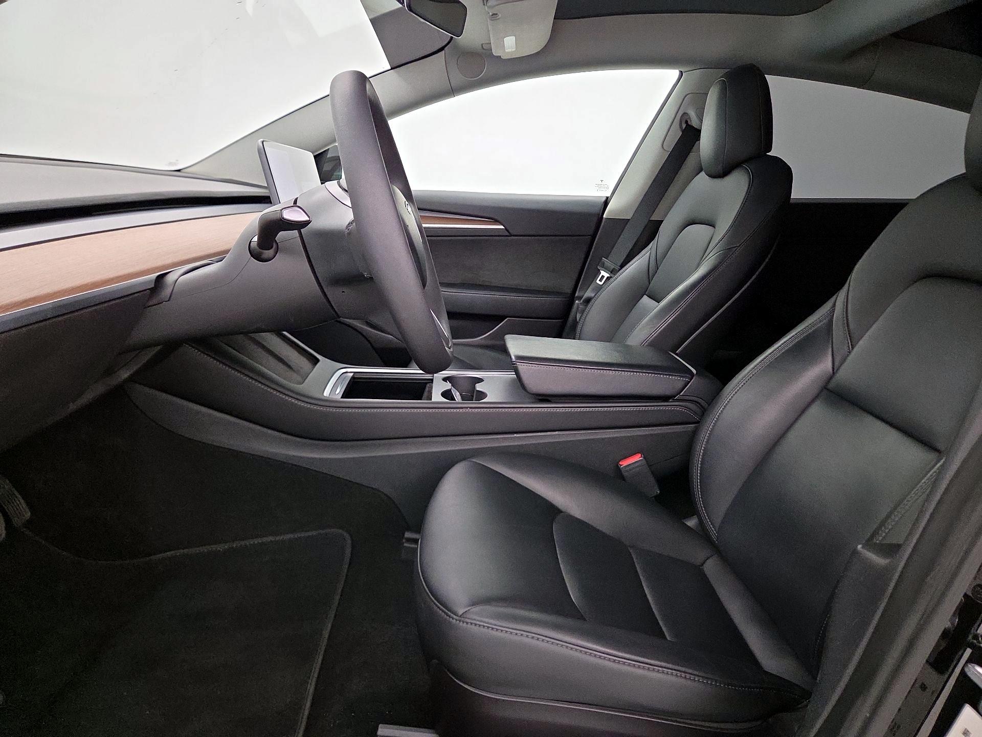 Thumbnail: 2022 Tesla Model 3 - 11
