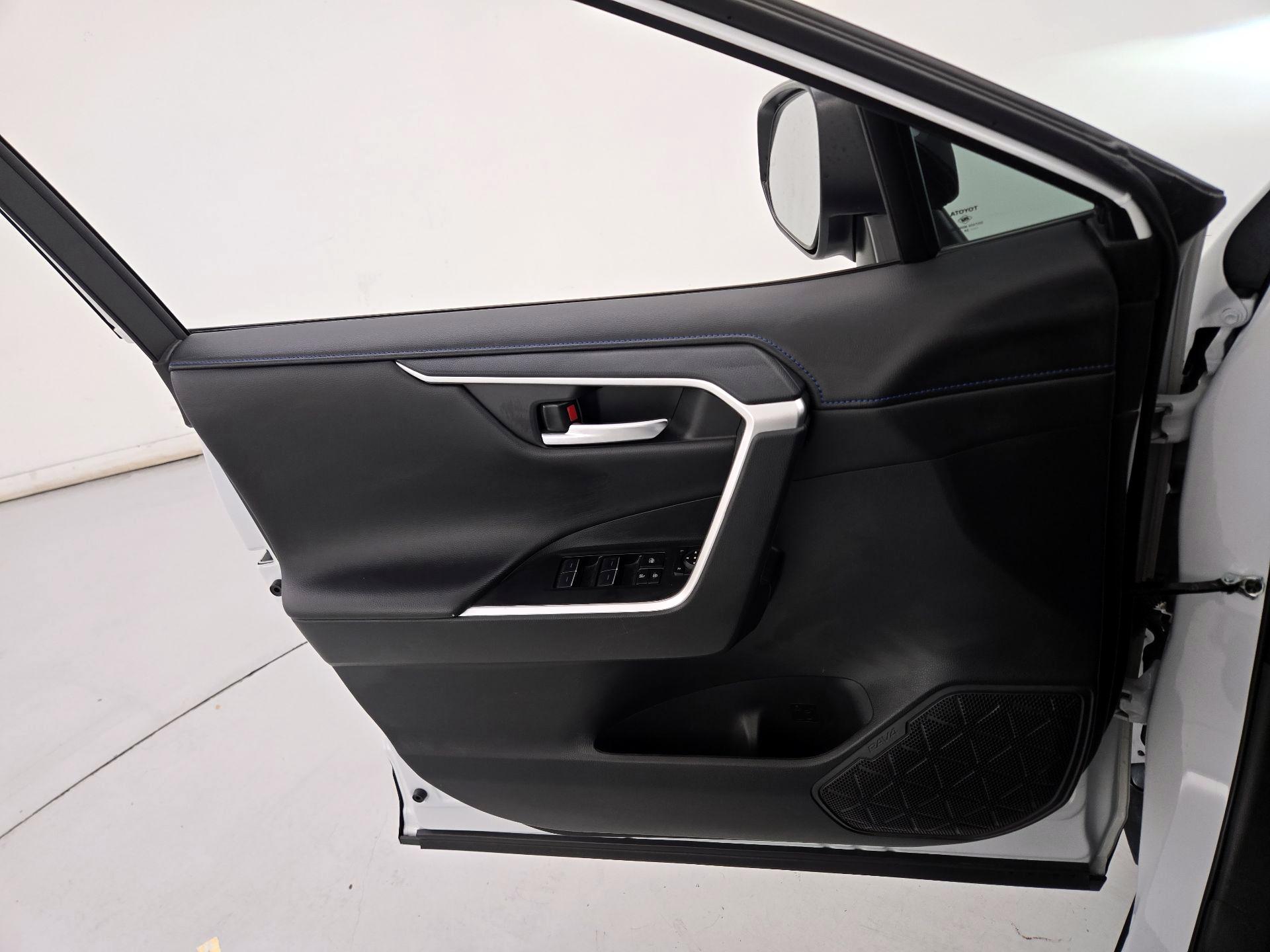 Thumbnail: 2024 Toyota RAV4 - 12