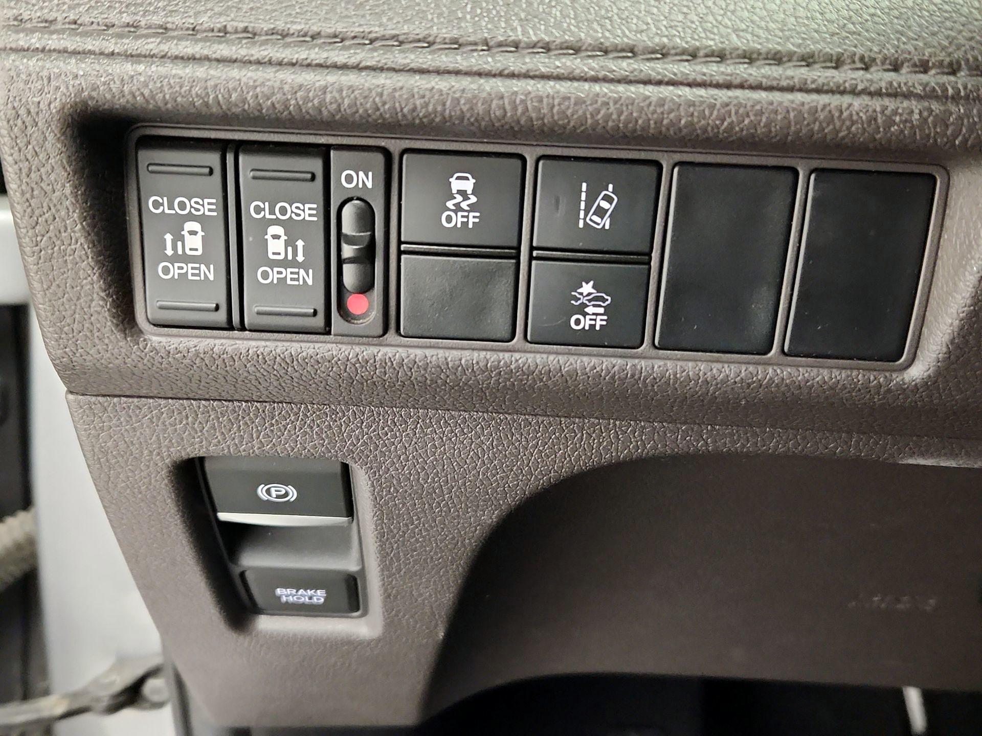 Thumbnail: 2020 Honda Odyssey - 13