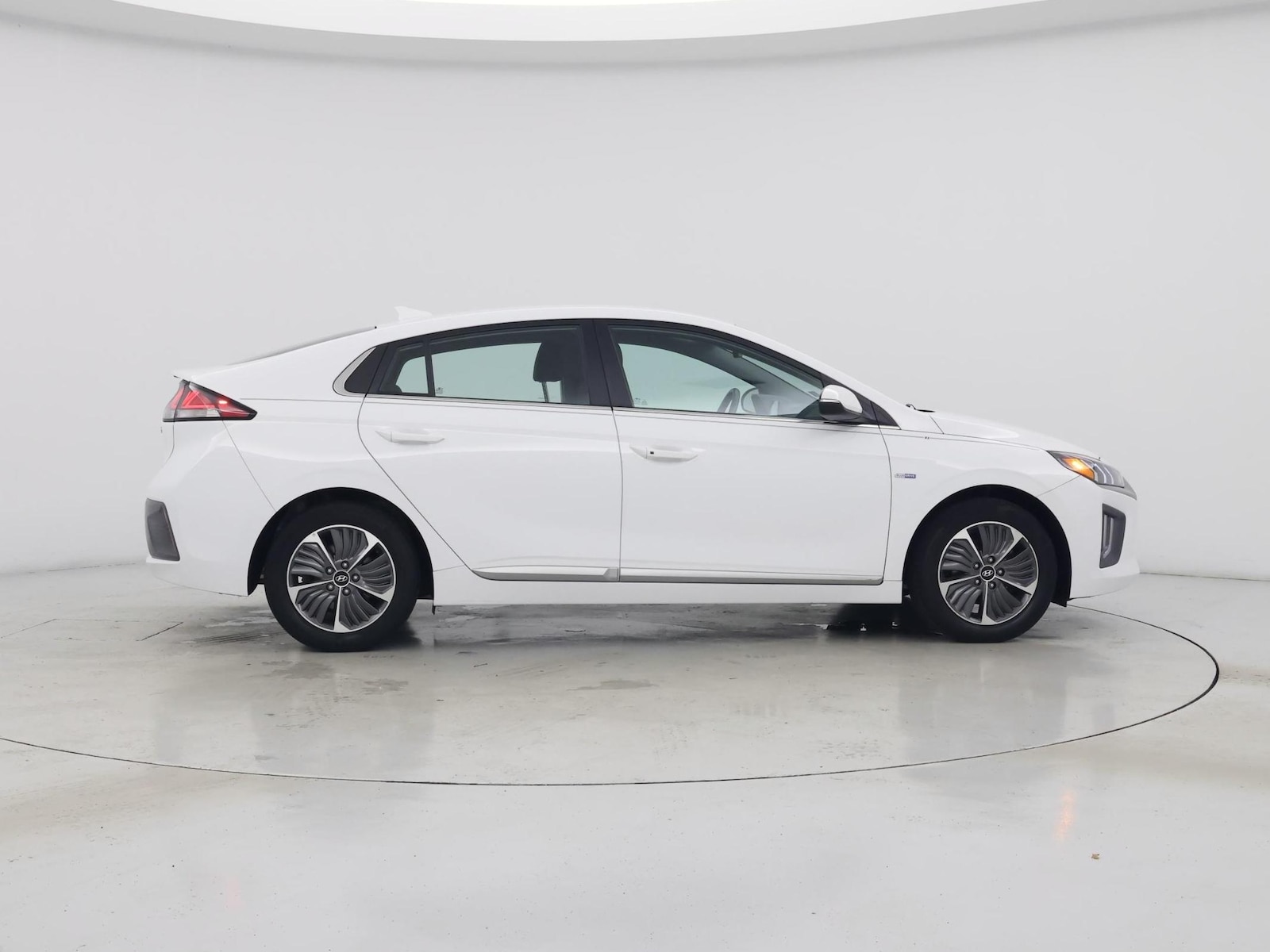 2020 Hyundai IONIQ SEL - Photo 8