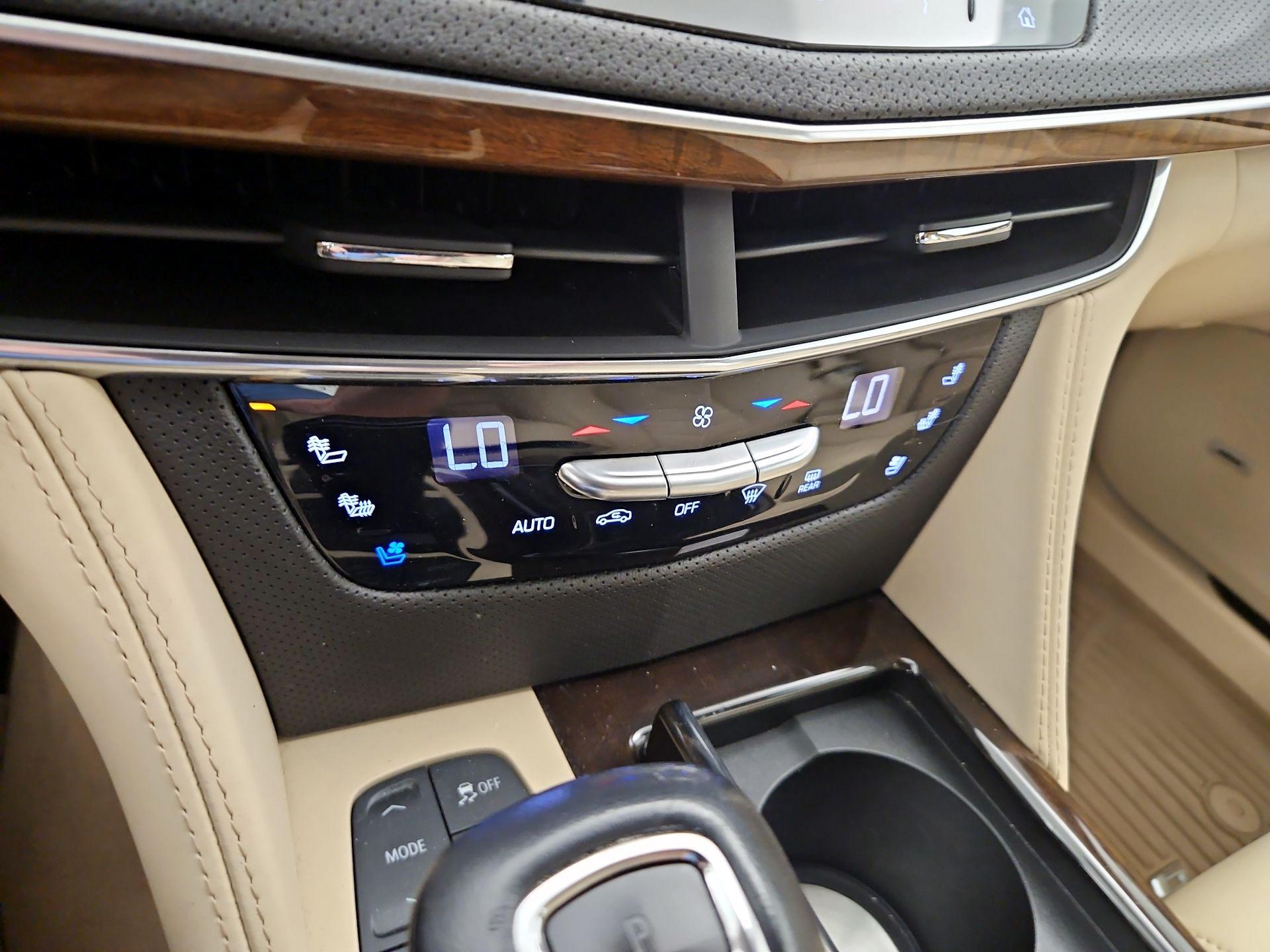 Thumbnail: 2019 Cadillac CT6 - 17