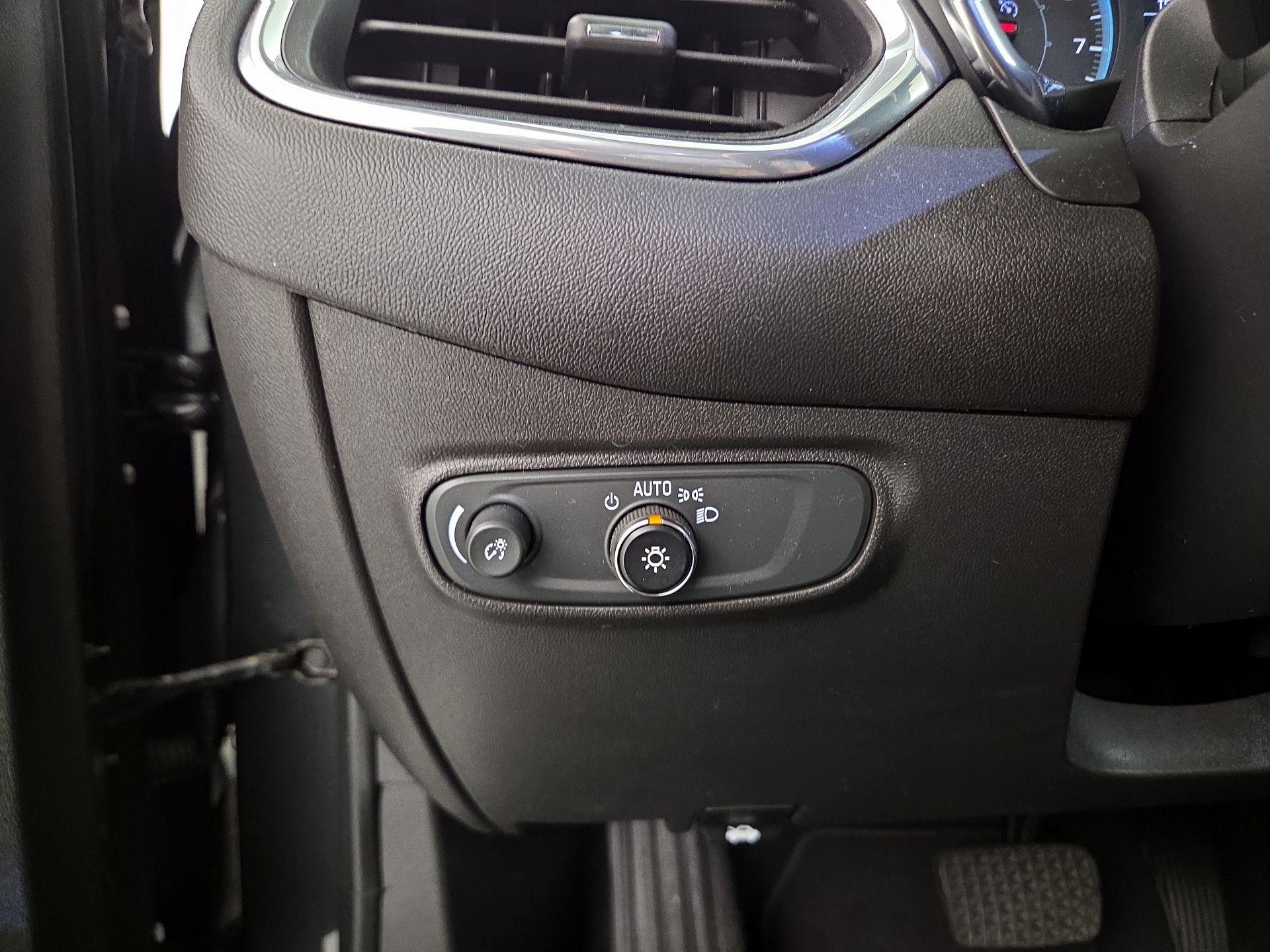 Thumbnail: 2020 Chevrolet Equinox - 13