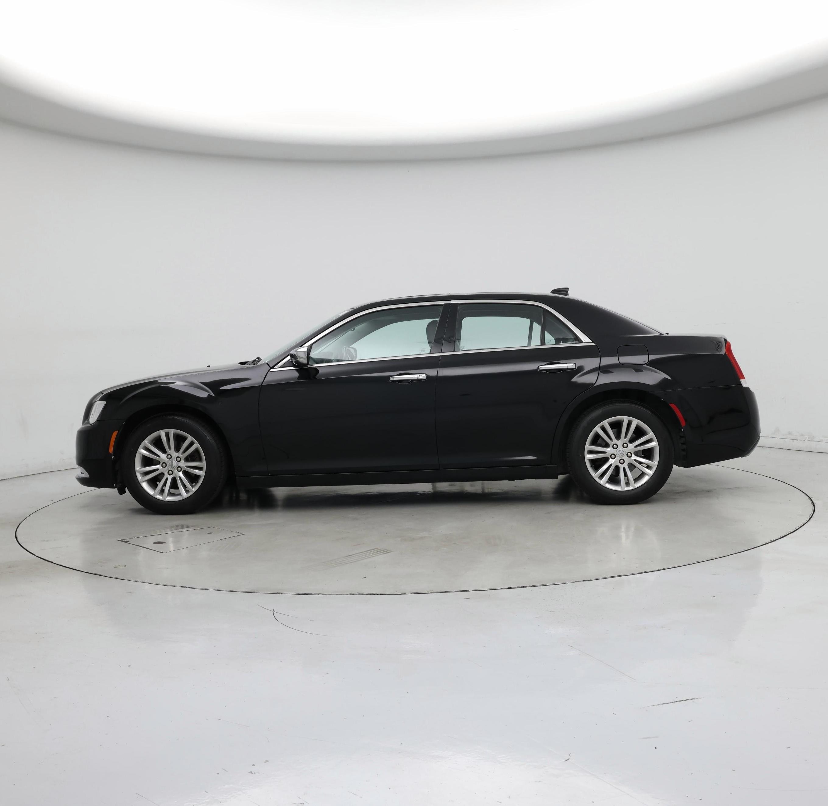 Thumbnail: 2017 Chrysler 300 - 3