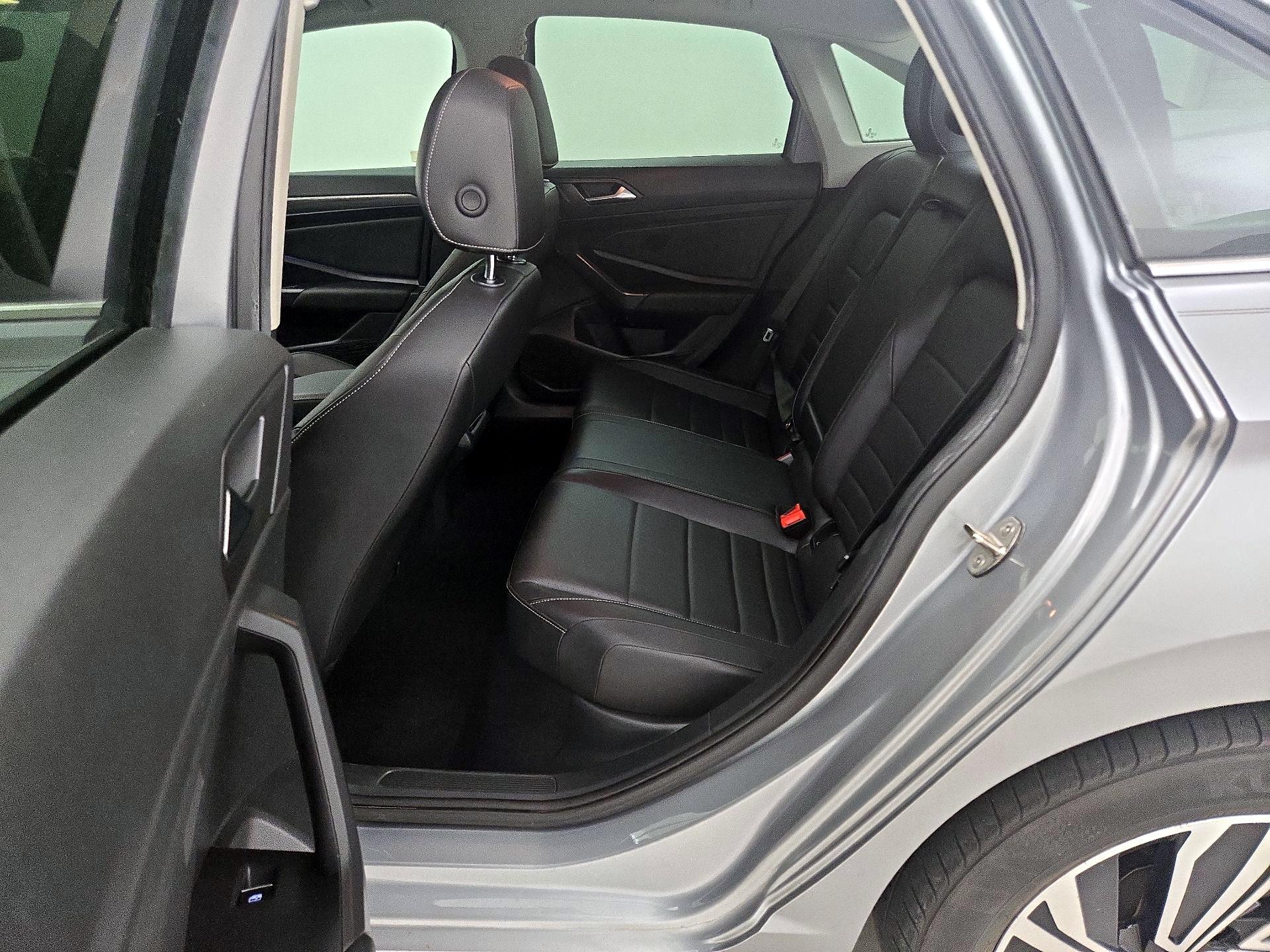 Thumbnail: 2021 Volkswagen Jetta - 20