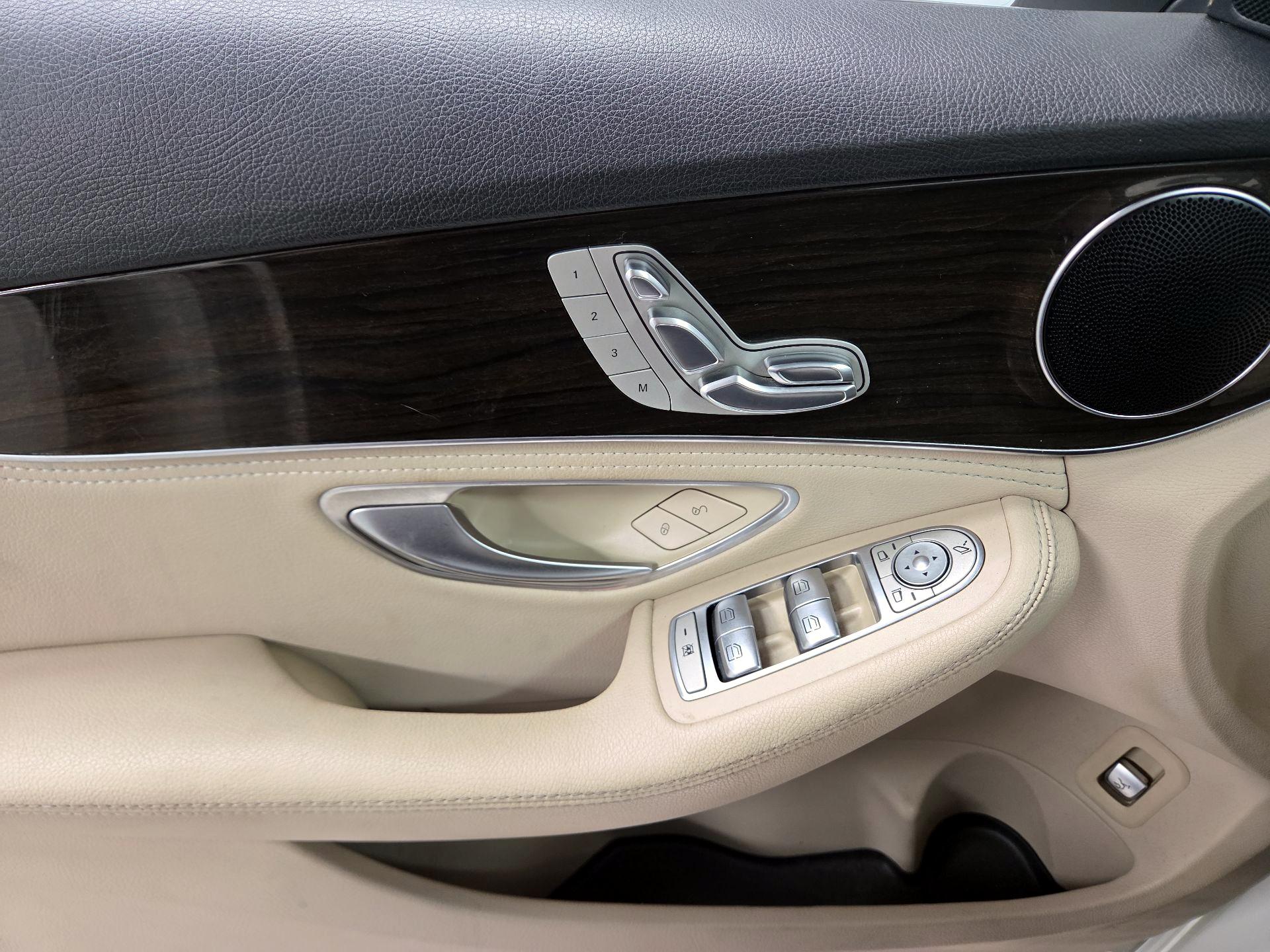 Thumbnail: 2015 Mercedes-Benz C-Class - 10