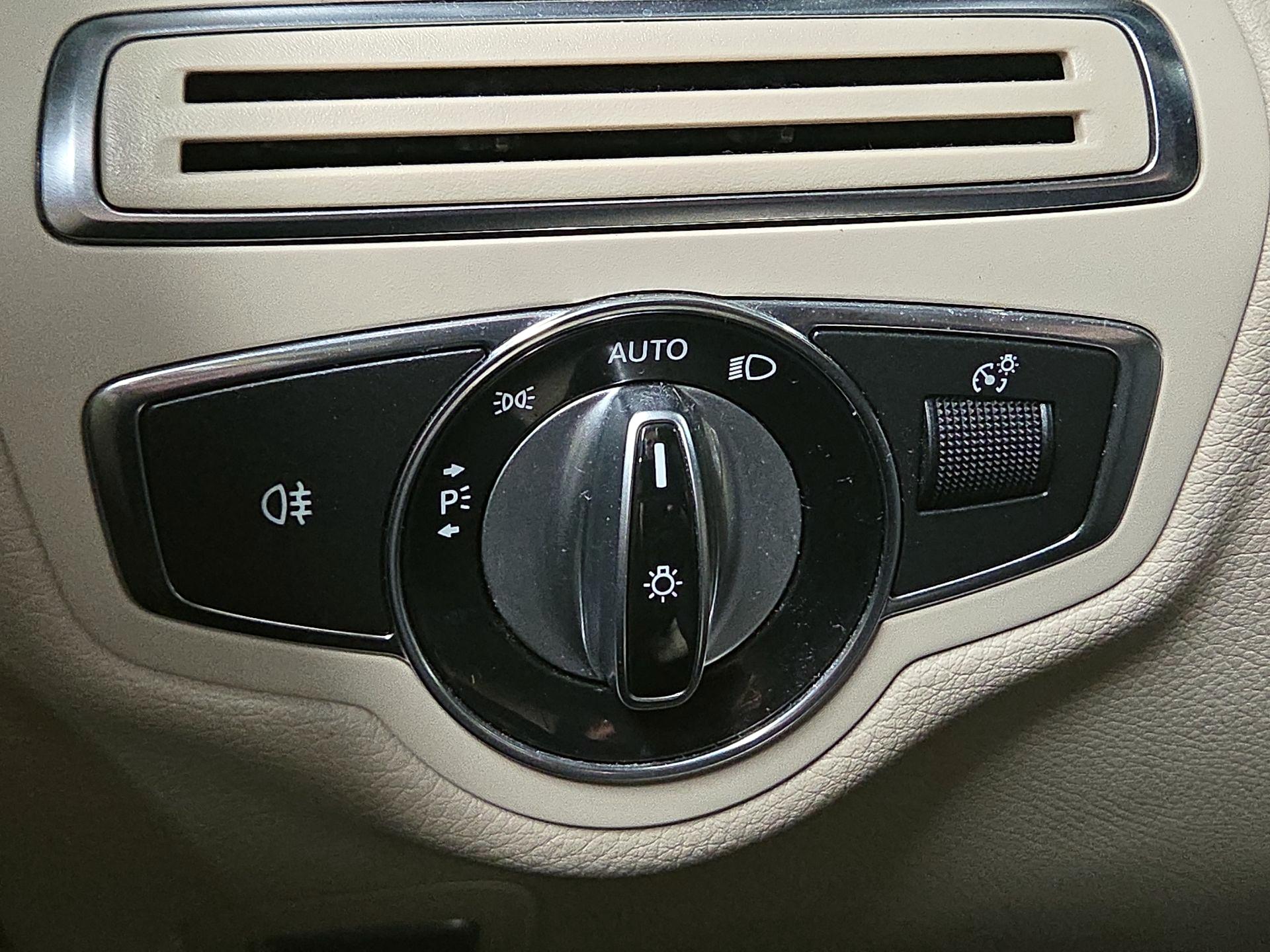 Thumbnail: 2015 Mercedes-Benz C-Class - 11