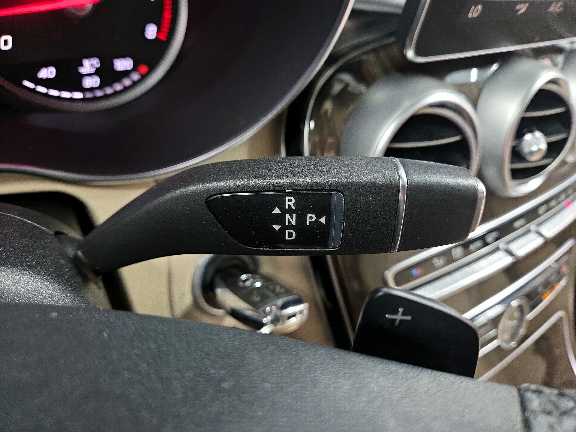 Thumbnail: 2015 Mercedes-Benz C-Class - 16