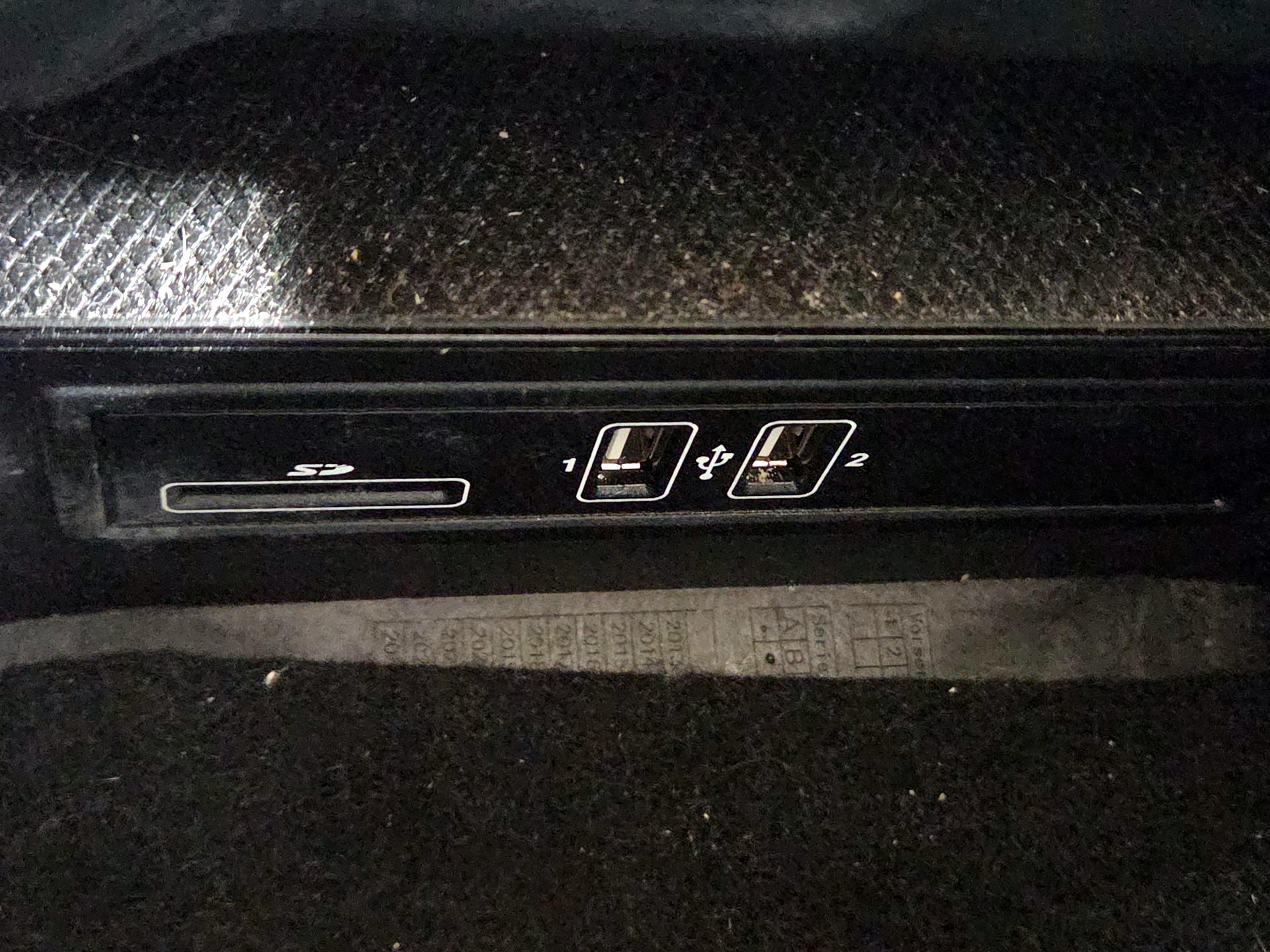 Thumbnail: 2015 Mercedes-Benz C-Class - 17